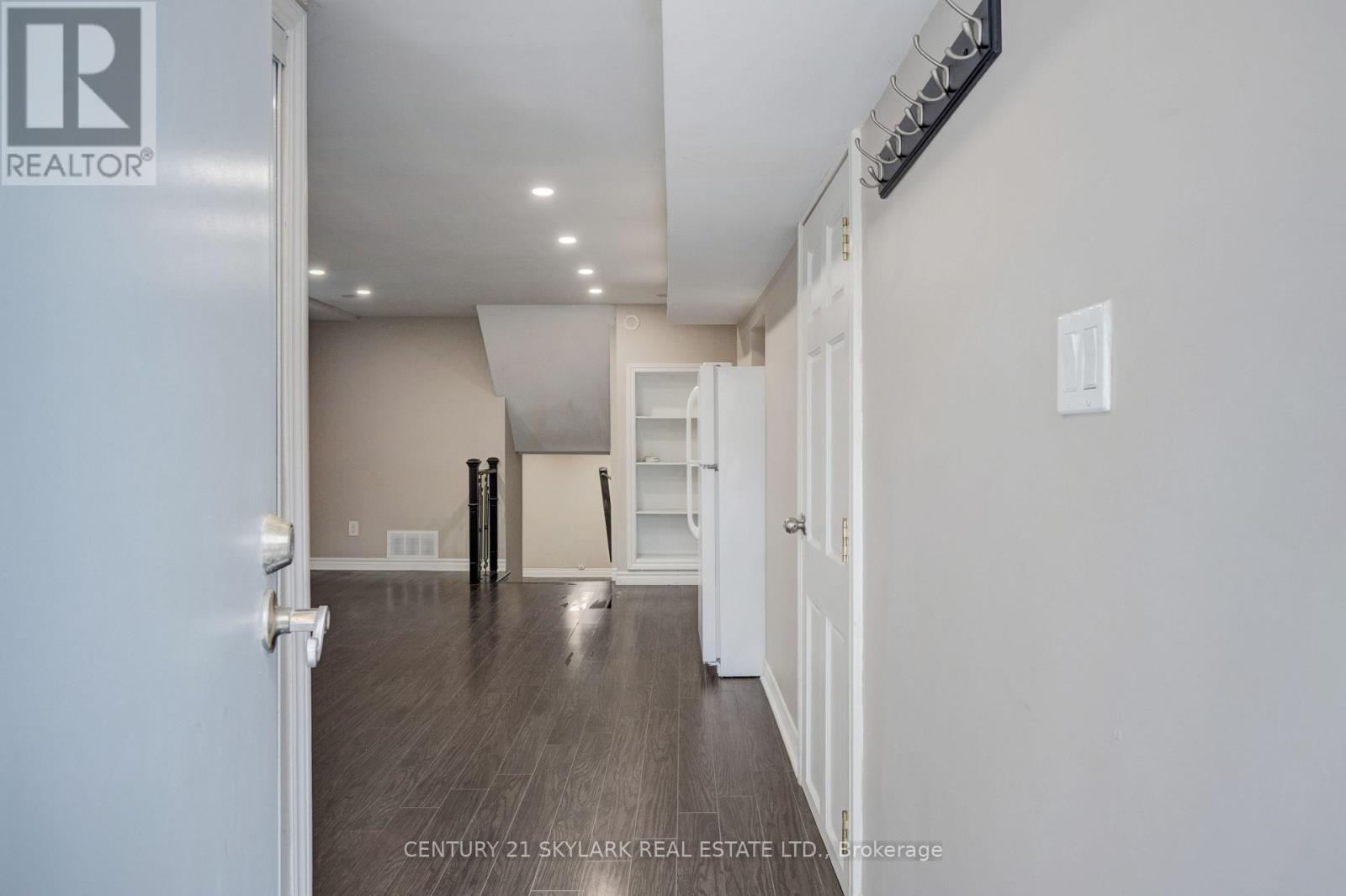 71 ABELL DRIVE S - 30