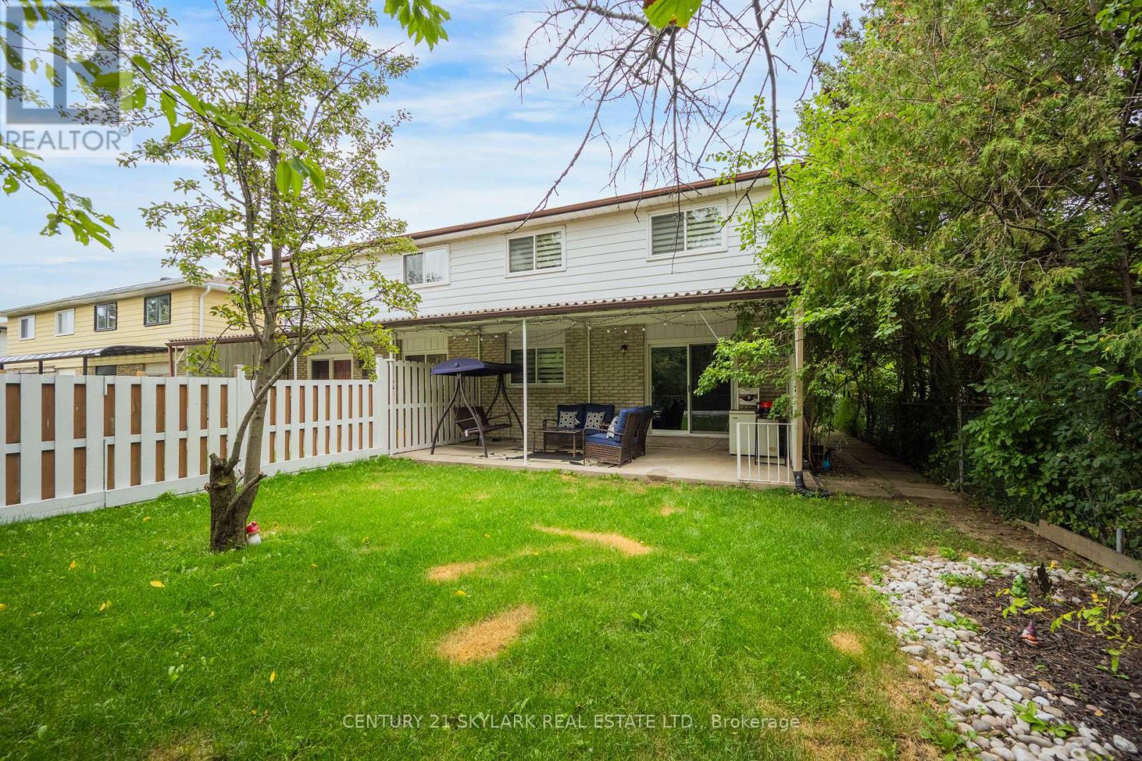 71 ABELL DRIVE S - 38