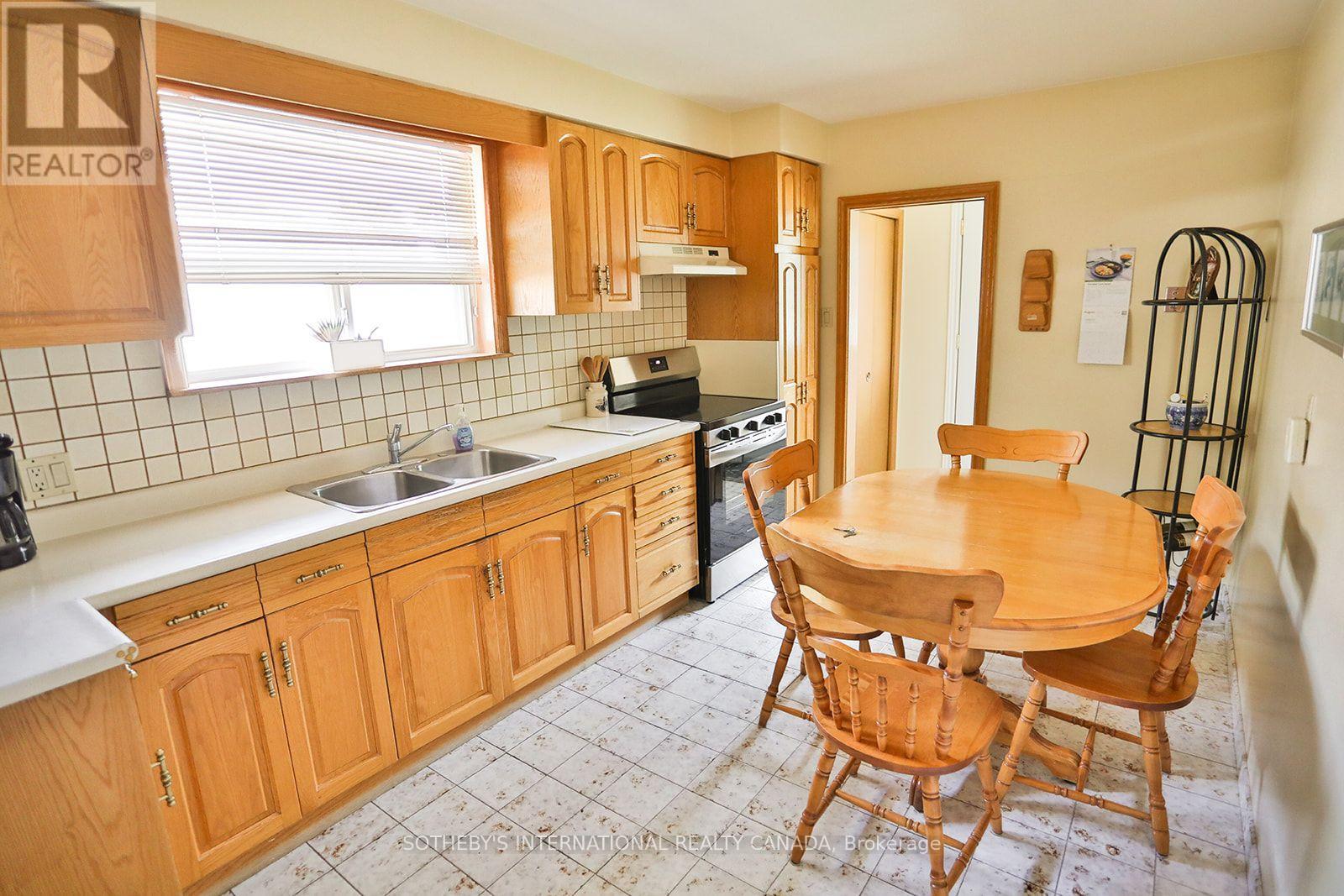 12 WATERBURY DRIVE - 15