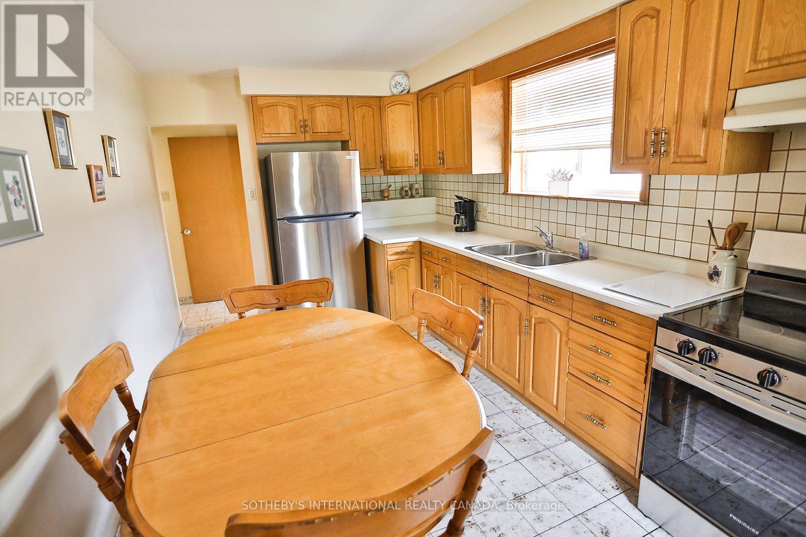 12 WATERBURY DRIVE - 16