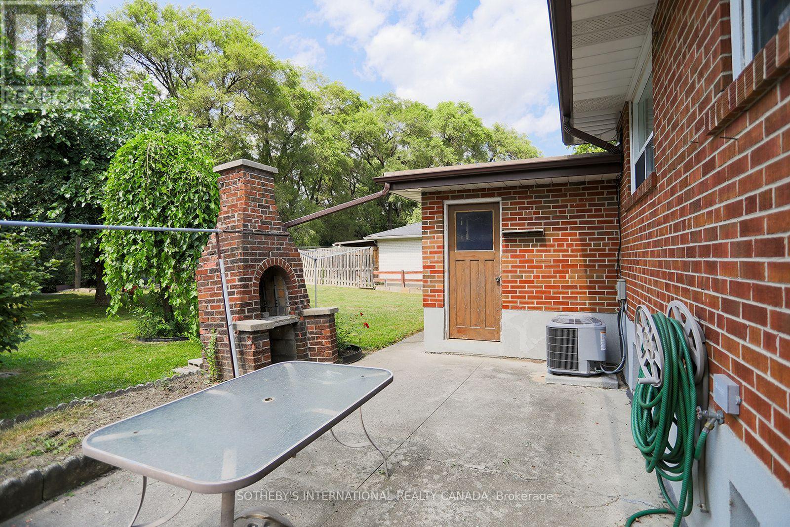 12 WATERBURY DRIVE - Image 32