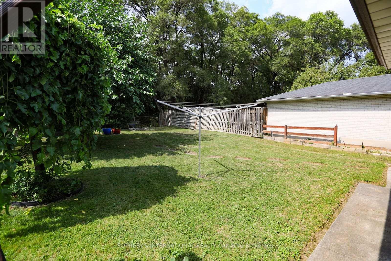 12 WATERBURY DRIVE - Image 34