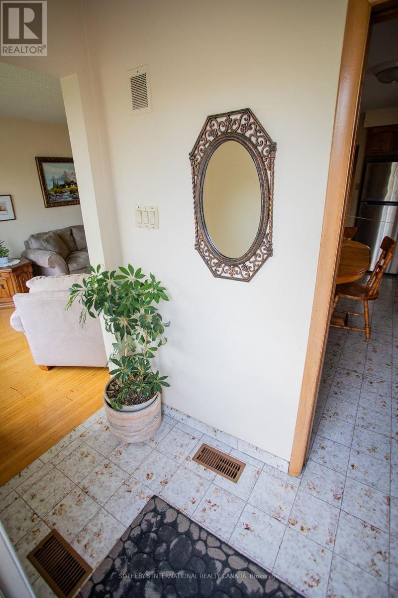 12 WATERBURY DRIVE - 6