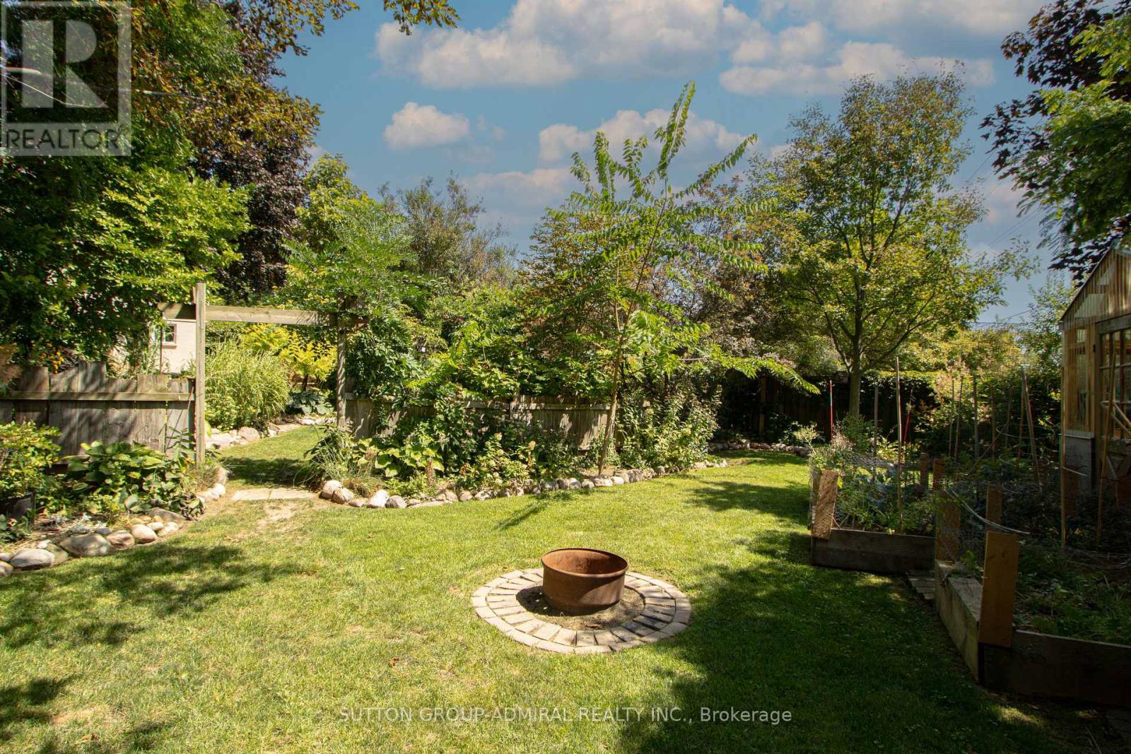 59 BRECKENRIDGE CRESCENT - Image 32