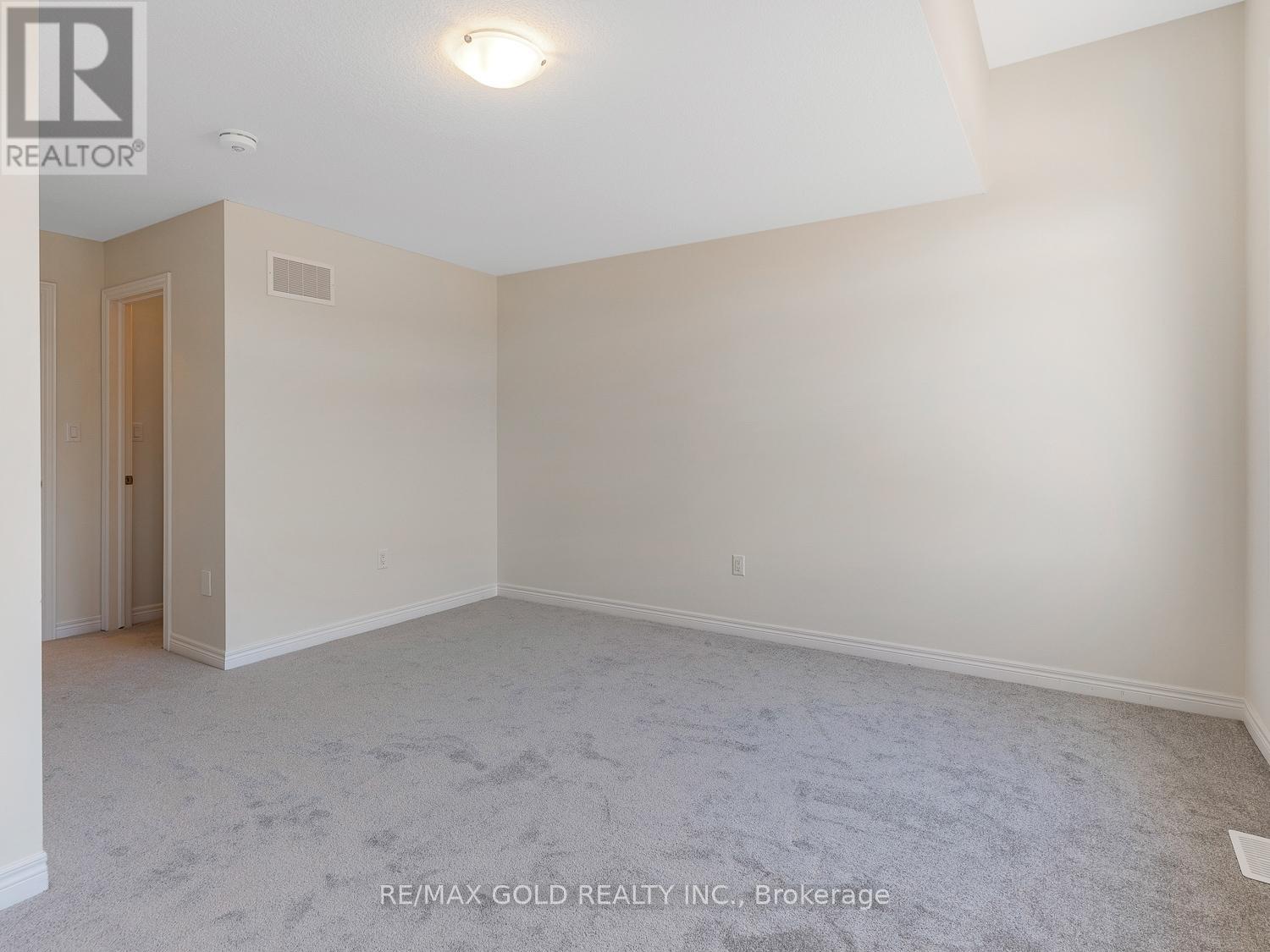 93 PINOT CRESCENT - 35