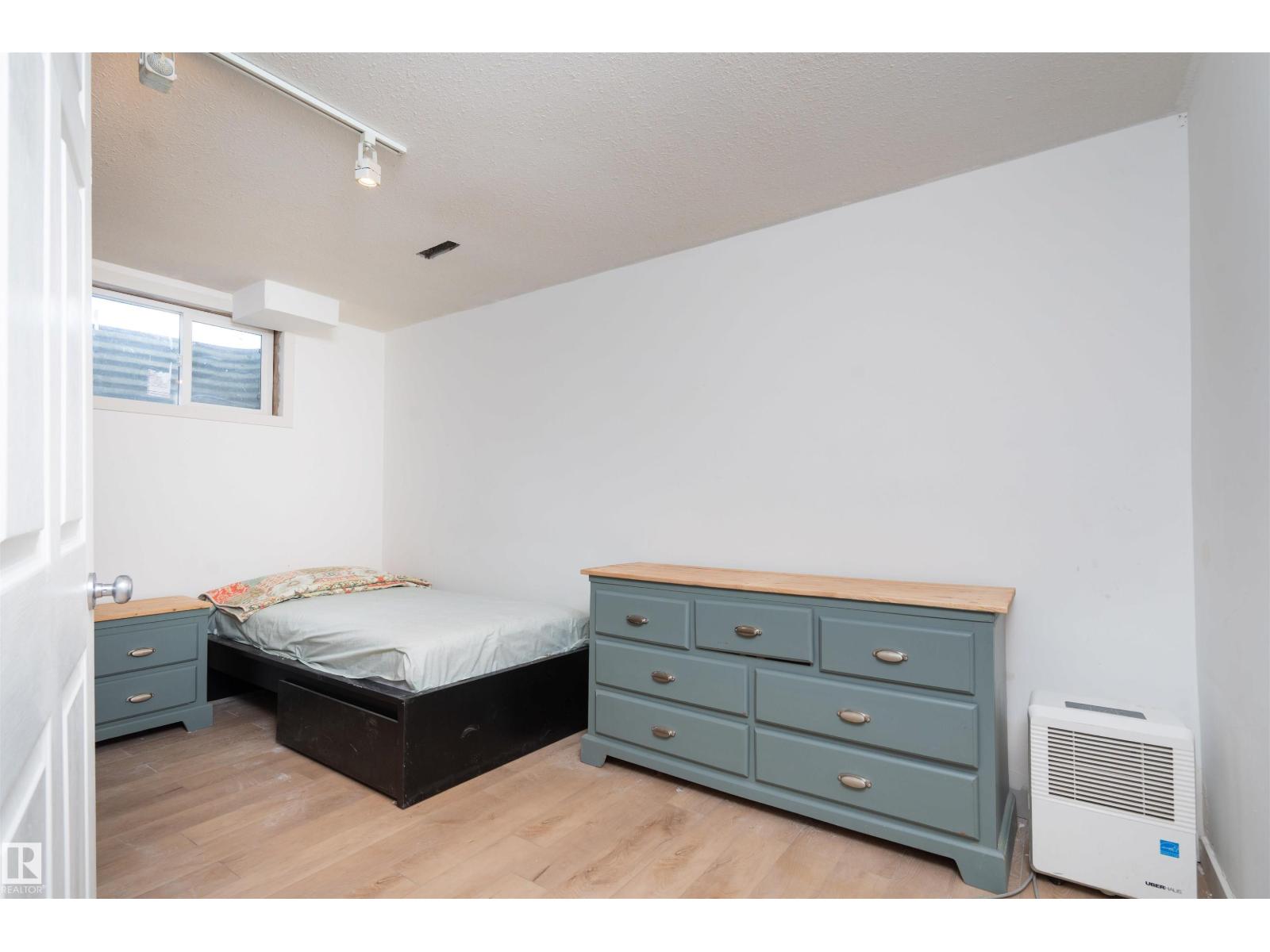 11918 42 ST NW - 33