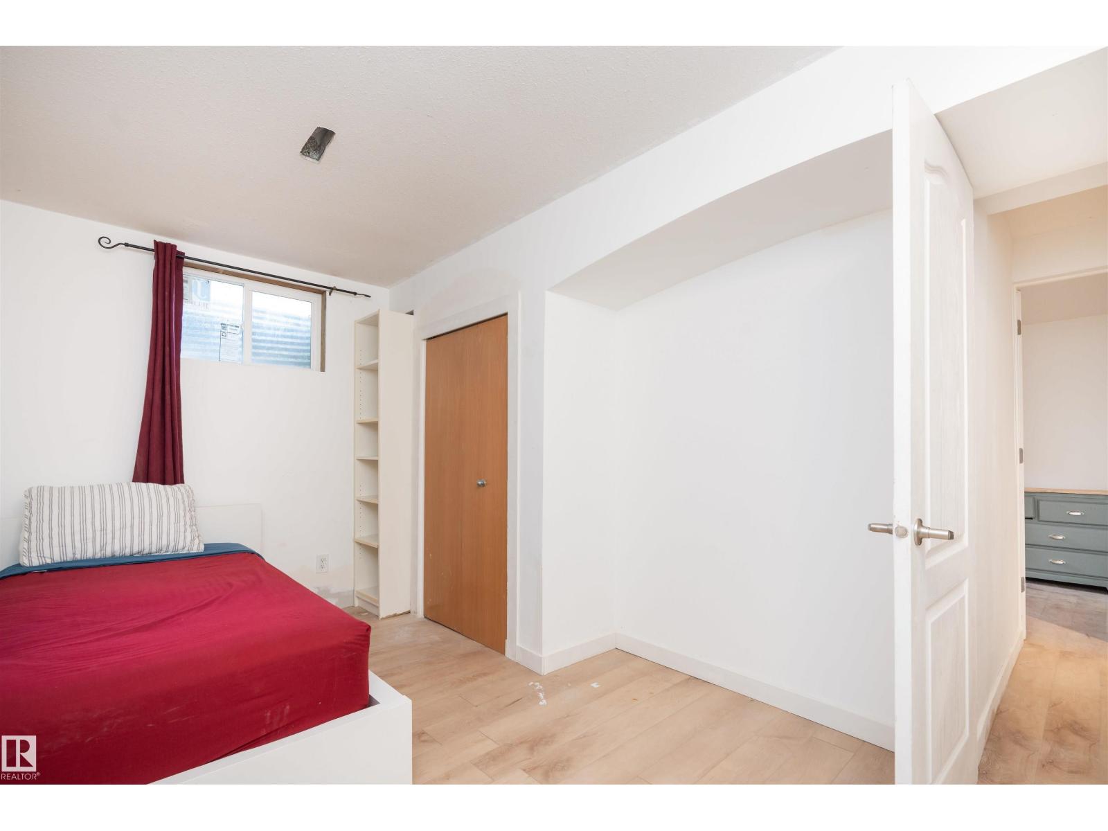 11918 42 ST NW - 35