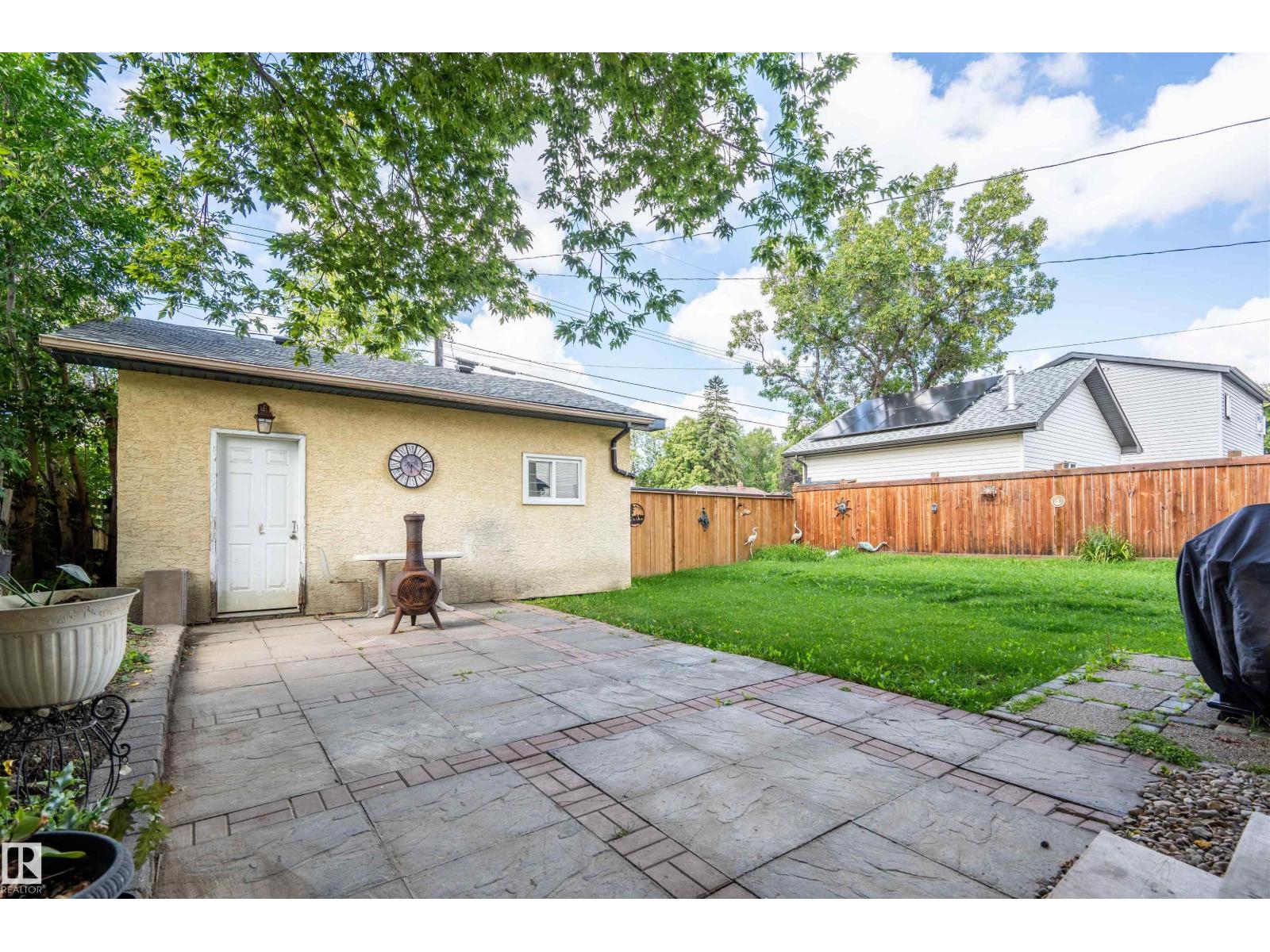 11918 42 ST NW - 45