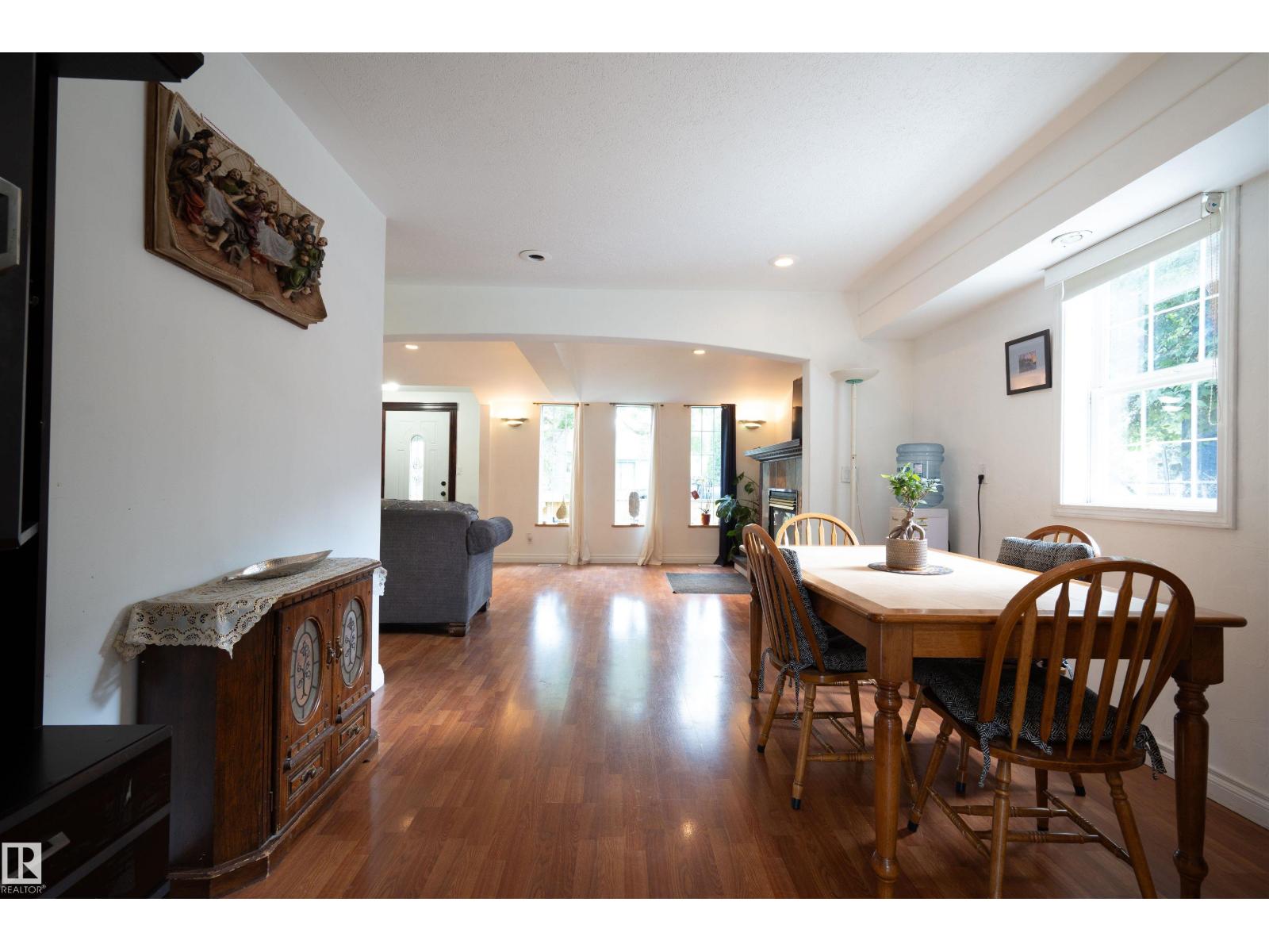 11918 42 ST NW - 5