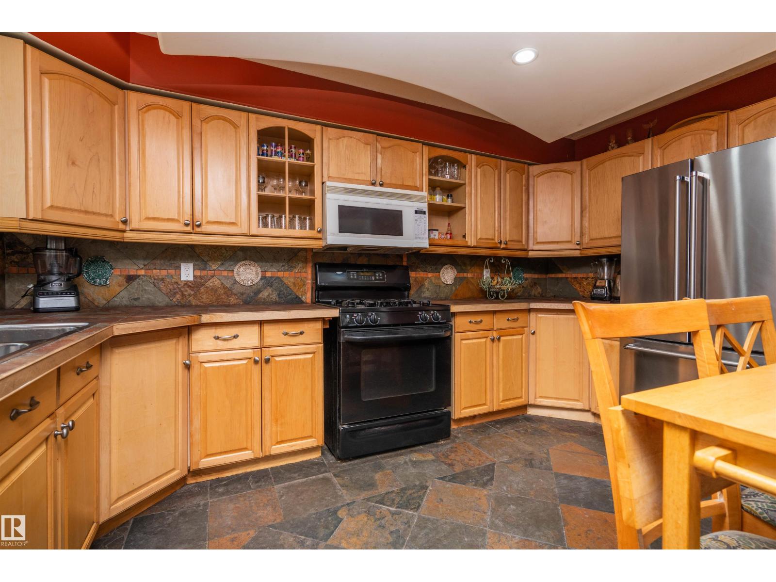 11918 42 ST NW - 9