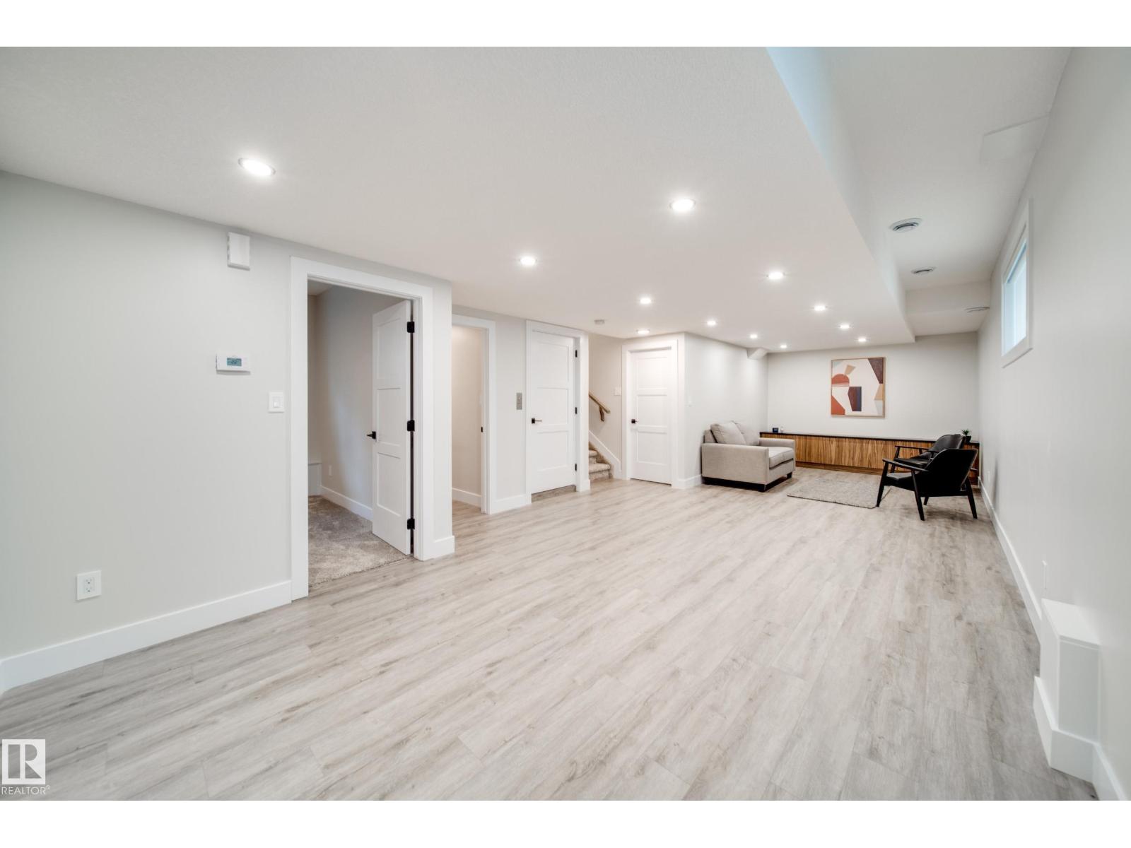 9625 101 ST NW - 51