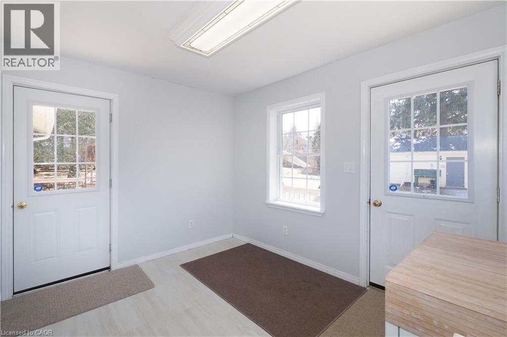 33 MAIN Street E - Image 19