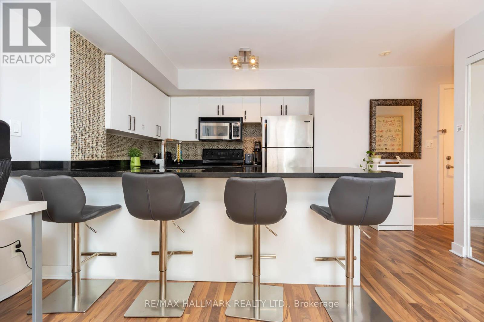#314 21 EARL STREET - Image 6
