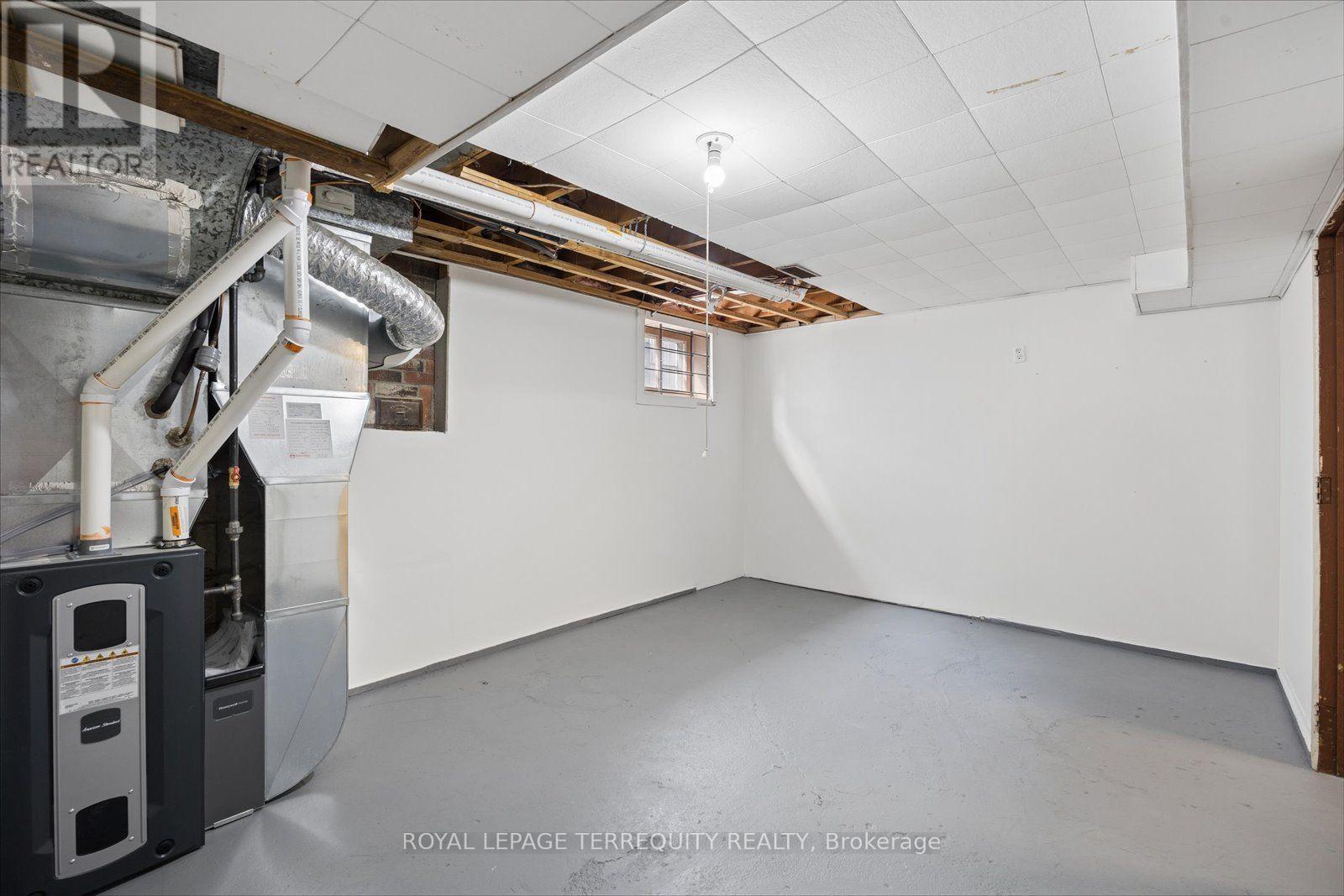 120 ELLINGTON DRIVE - 26