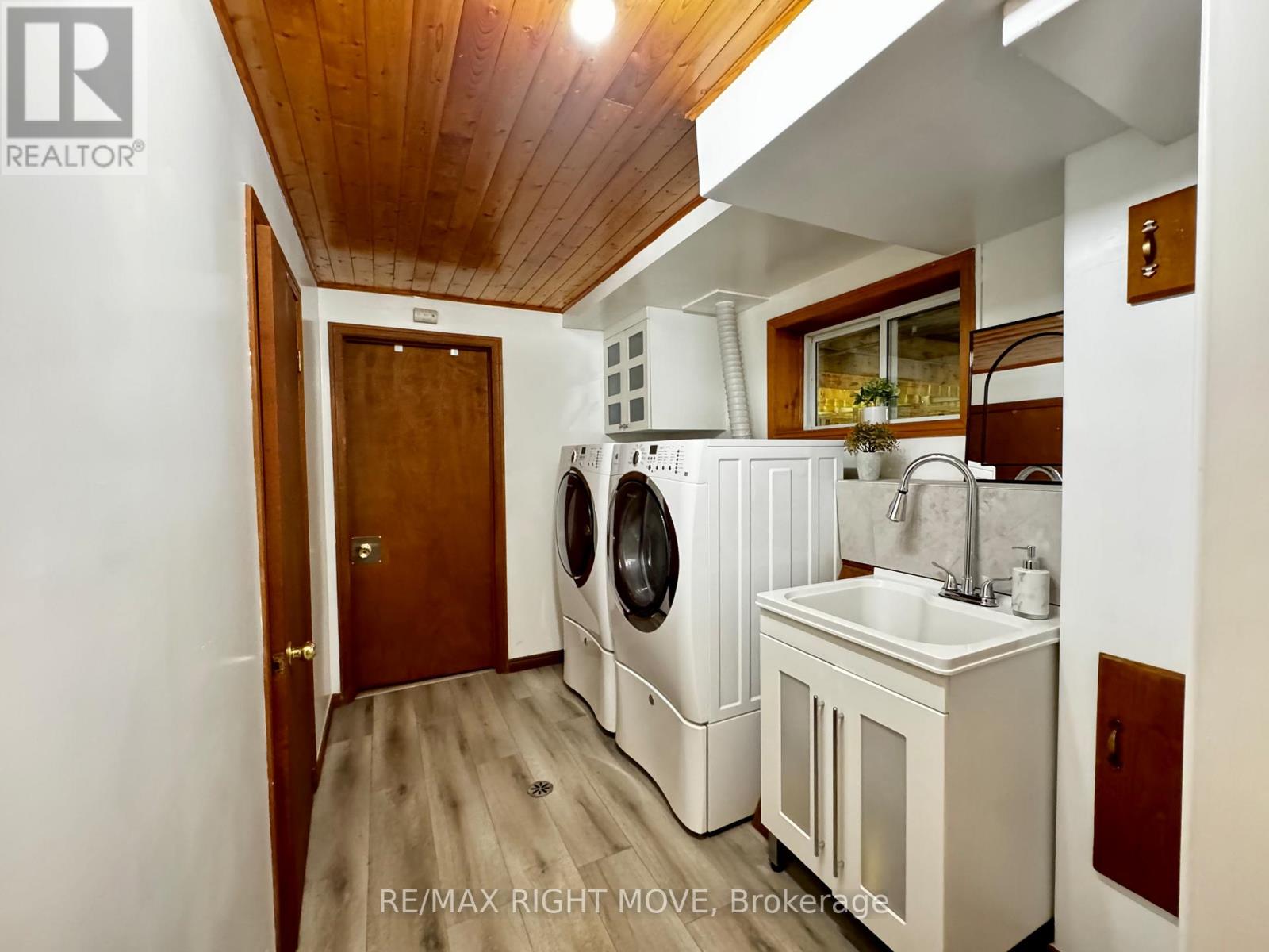 8 GAUDAUR COURT - 17
