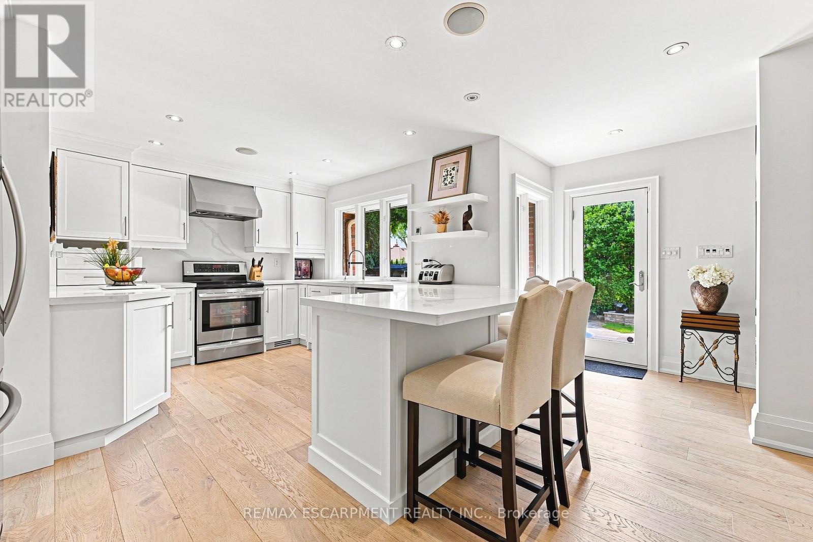 794 FALCON BOULEVARD - 11