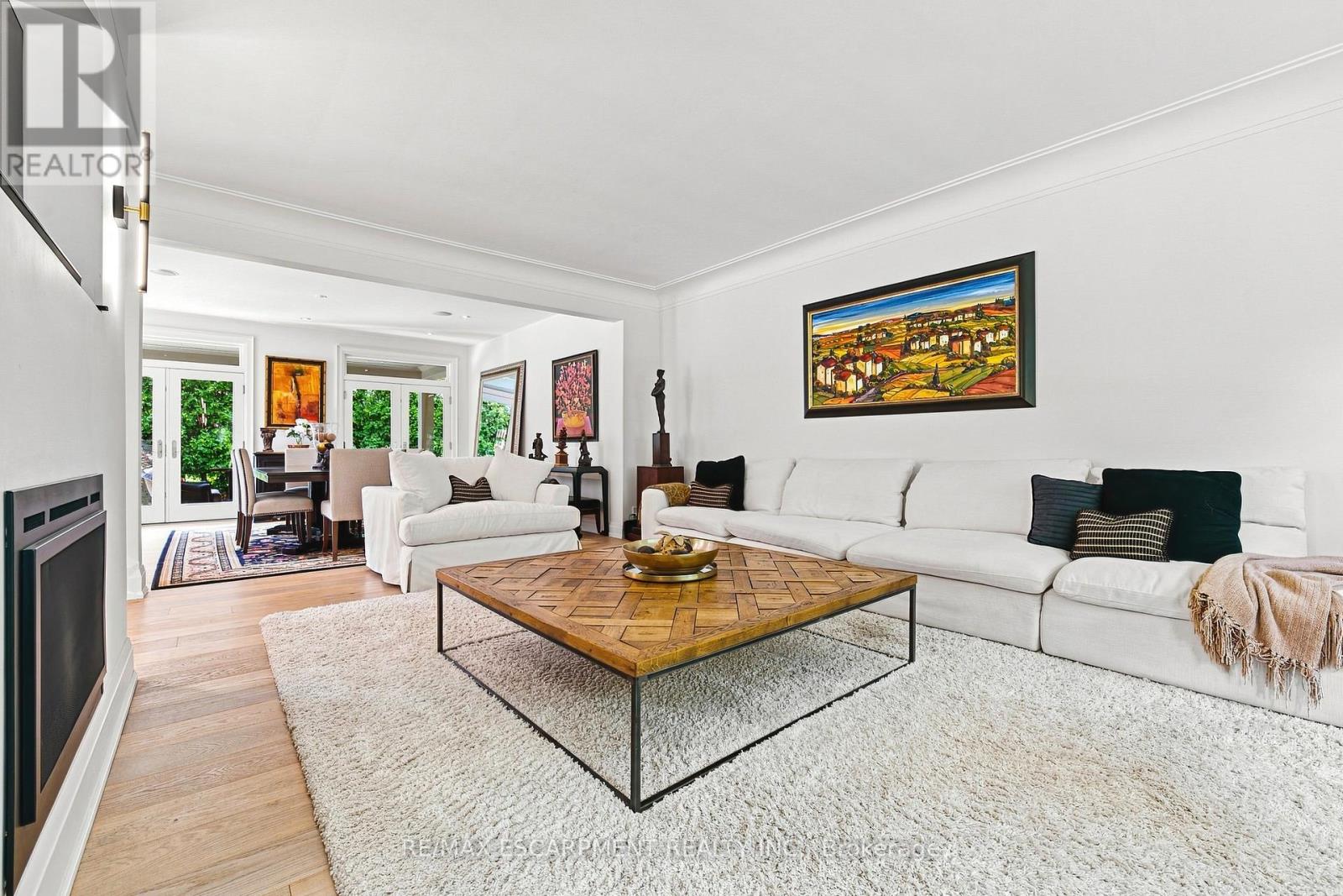 794 FALCON BOULEVARD - Image 7