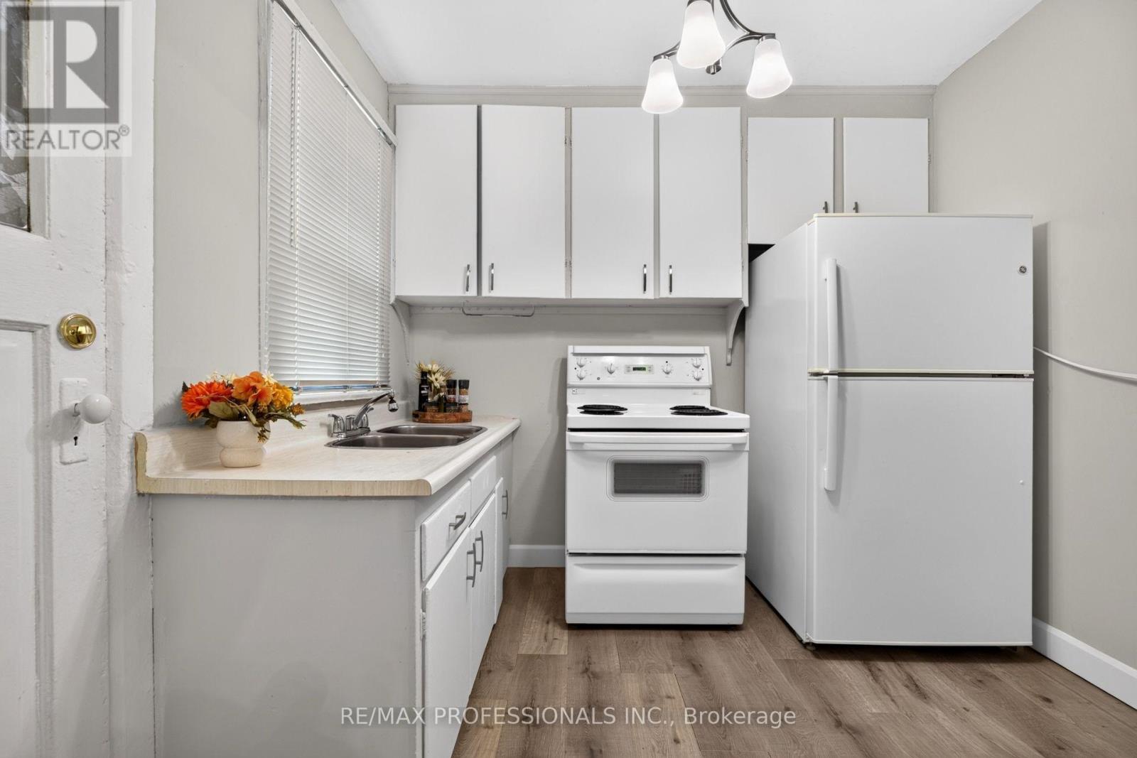 262 MELROSE STREET - Image 22