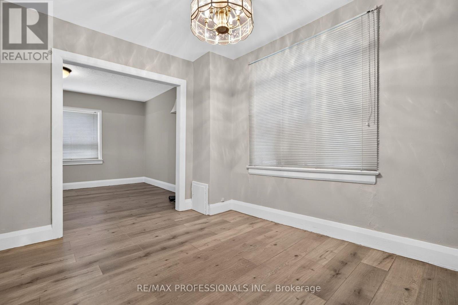 262 MELROSE STREET - 9