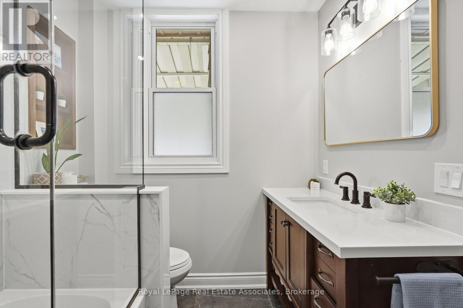 96 HUXLEY AVENUE S - Image 27