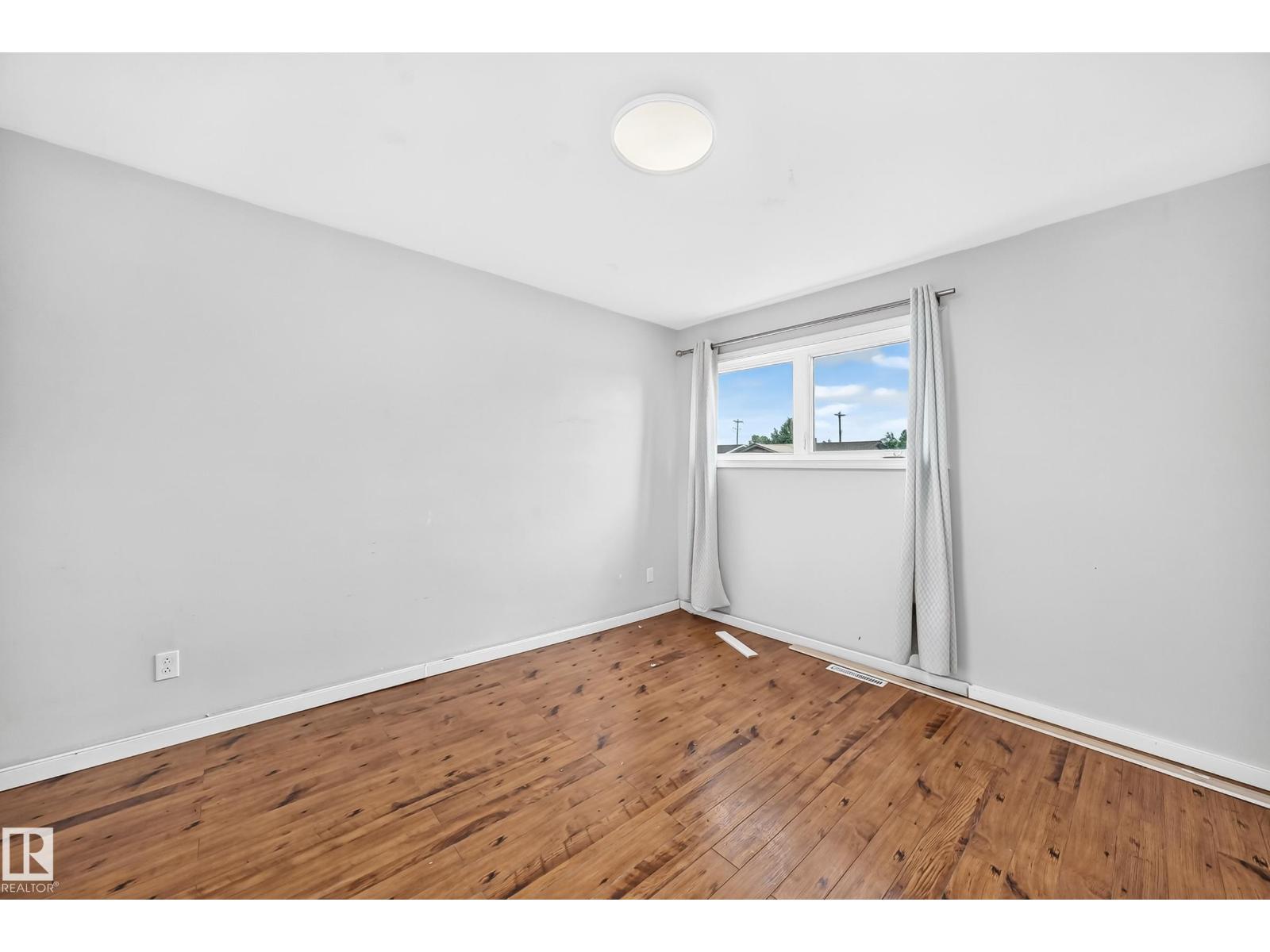 7603 130 AV NW - 15
