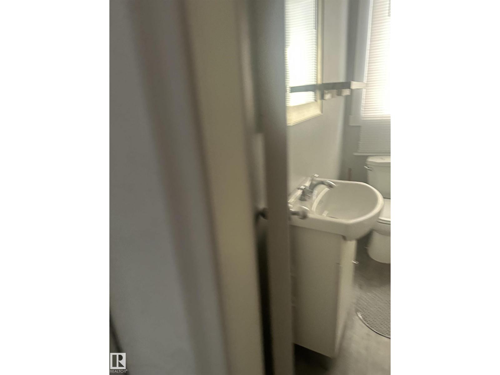 11618 89 ST NW - Image 6