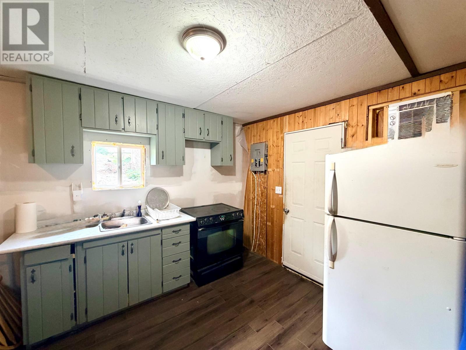 5760 A&B Highway 71 - 30