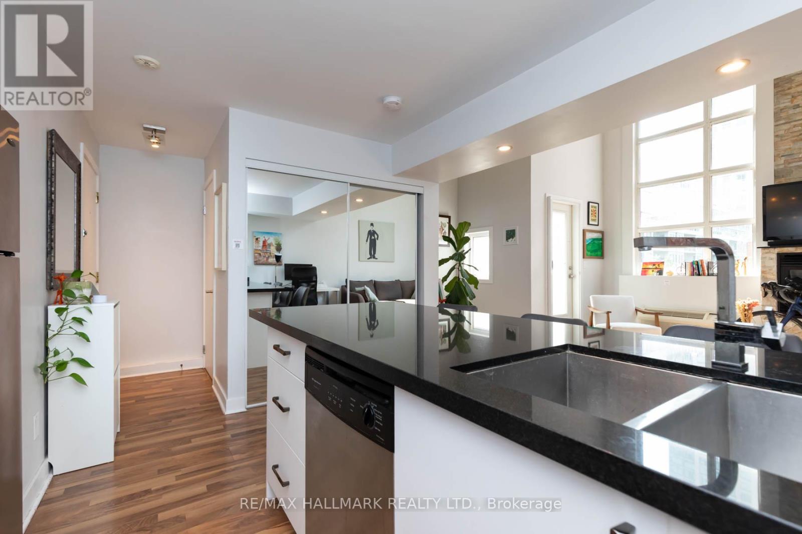 #314 21 EARL STREET - Image 11
