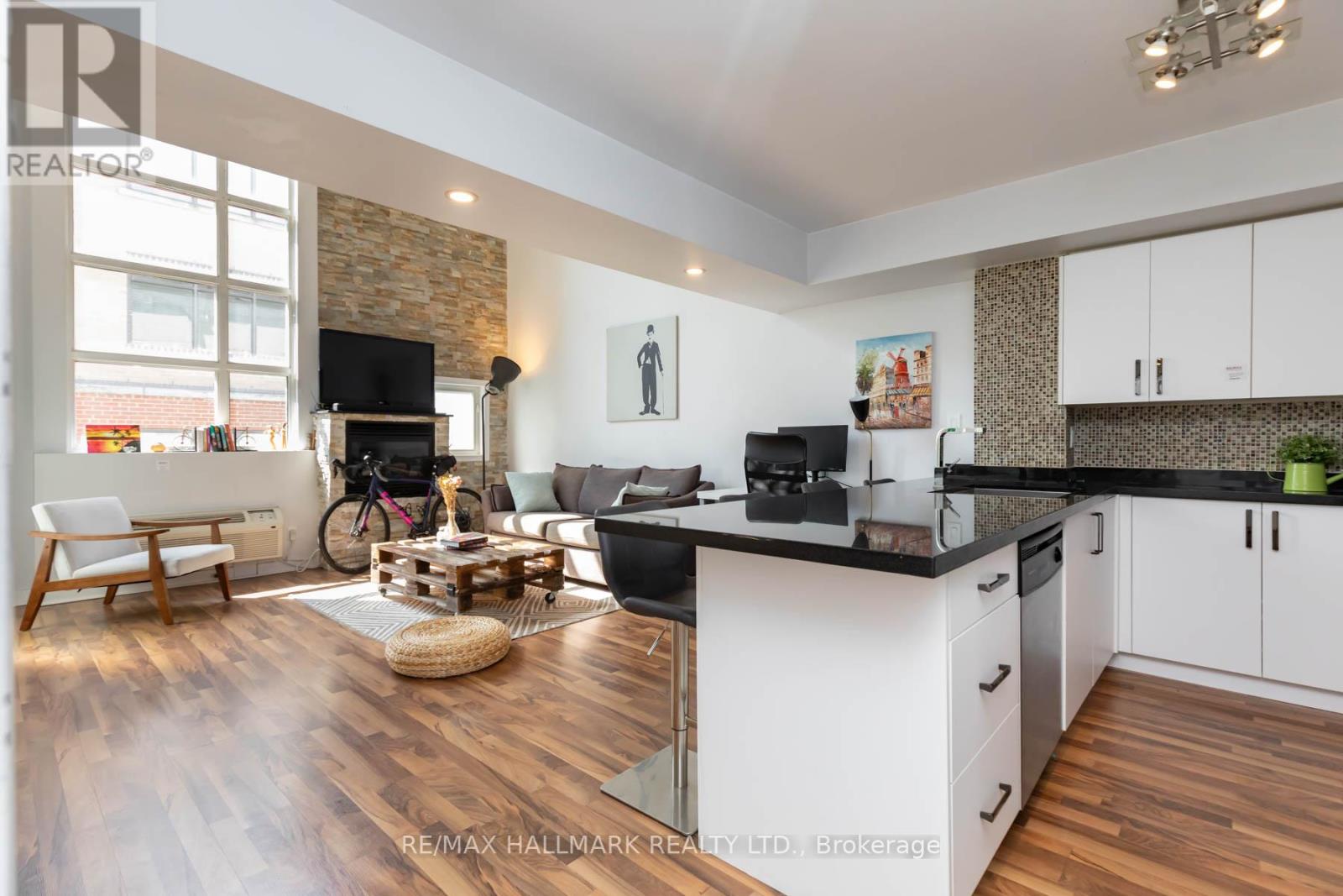 #314 21 EARL STREET - 21