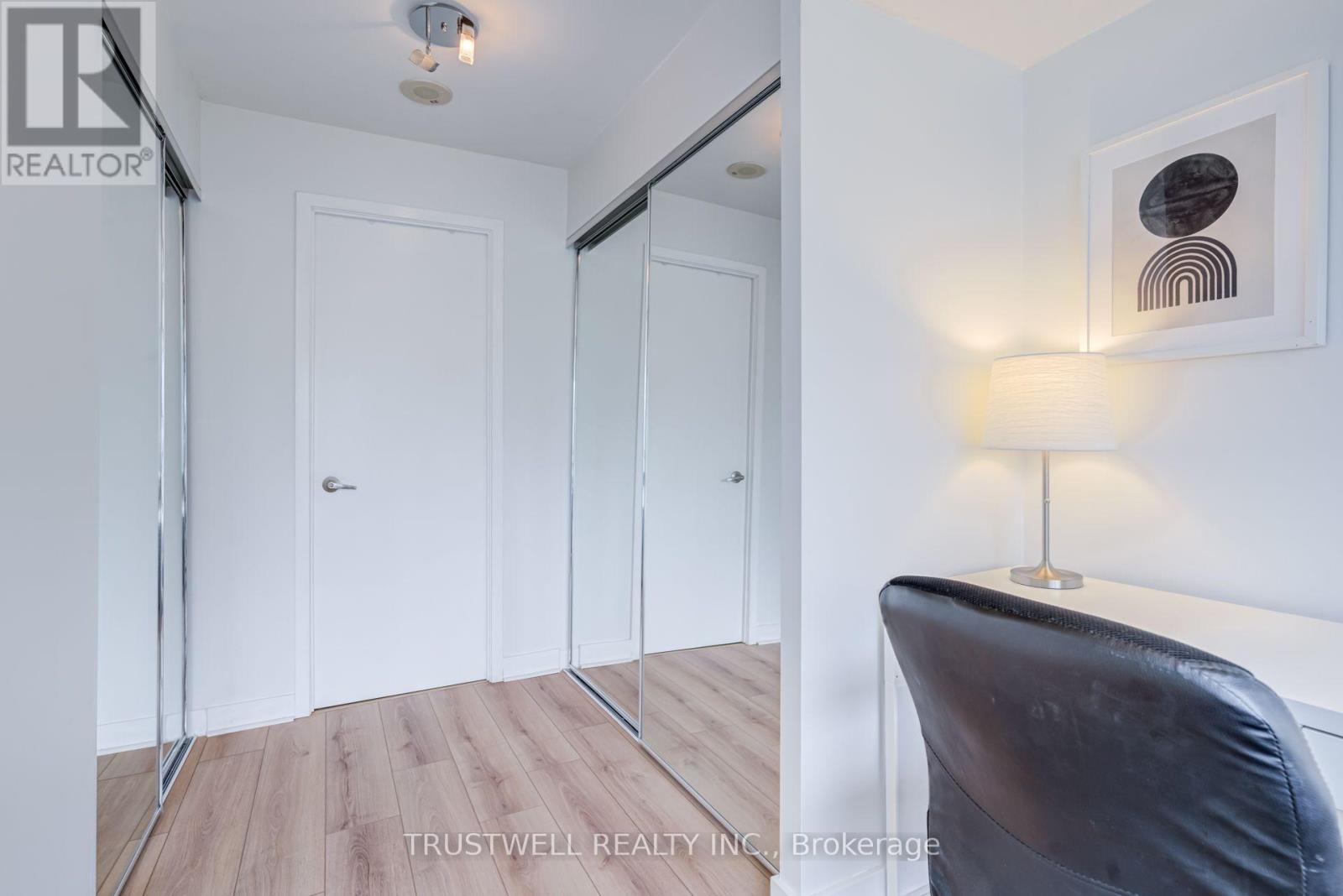 #712 320 RICHMOND STREET E - 16