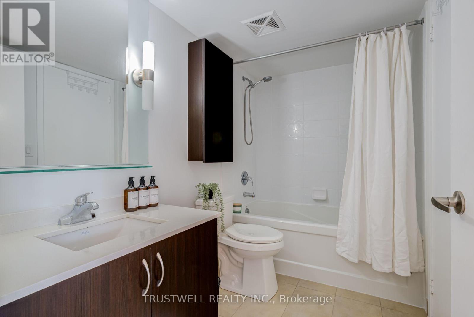 #712 320 RICHMOND STREET E - 20