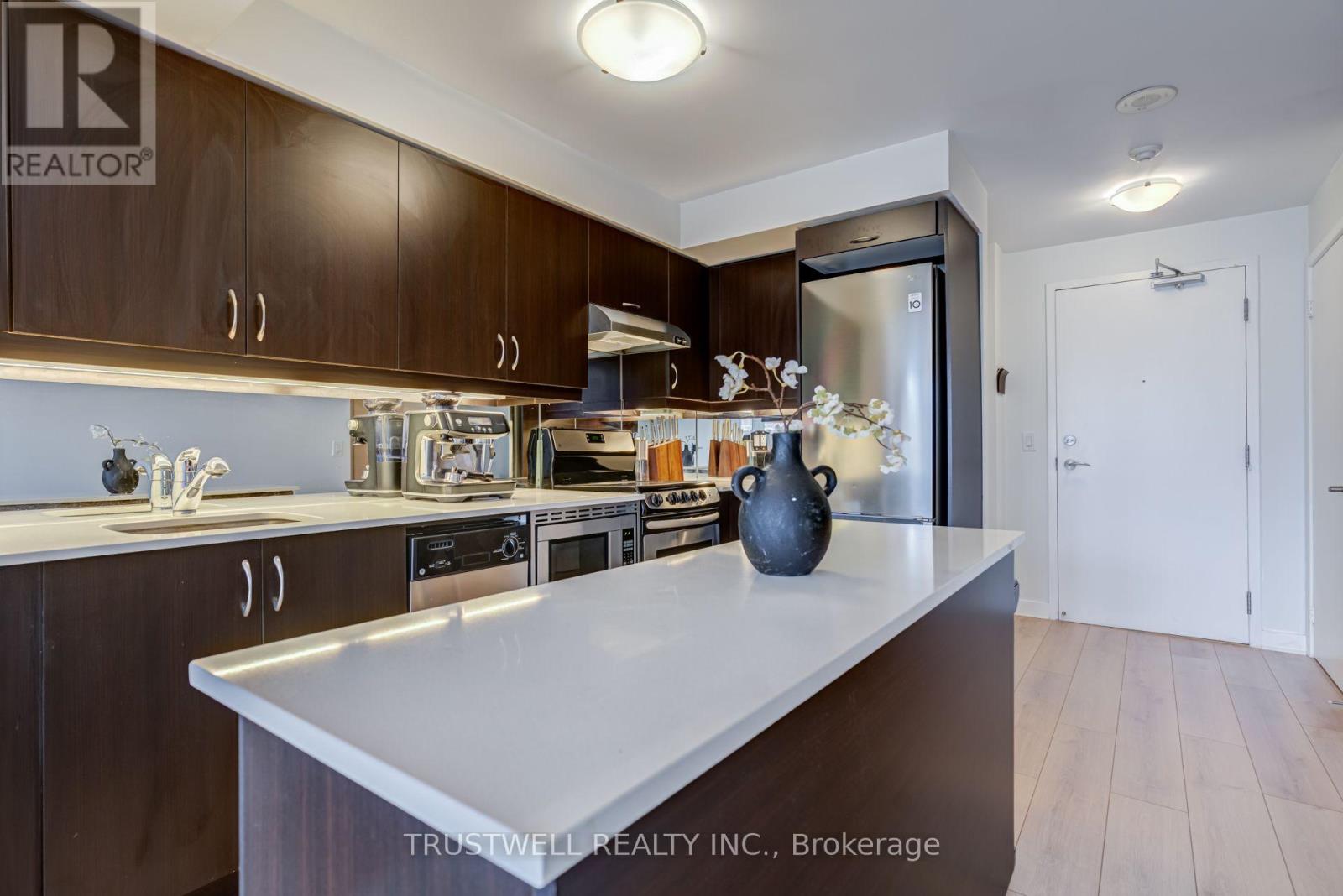 #712 320 RICHMOND STREET E - 5