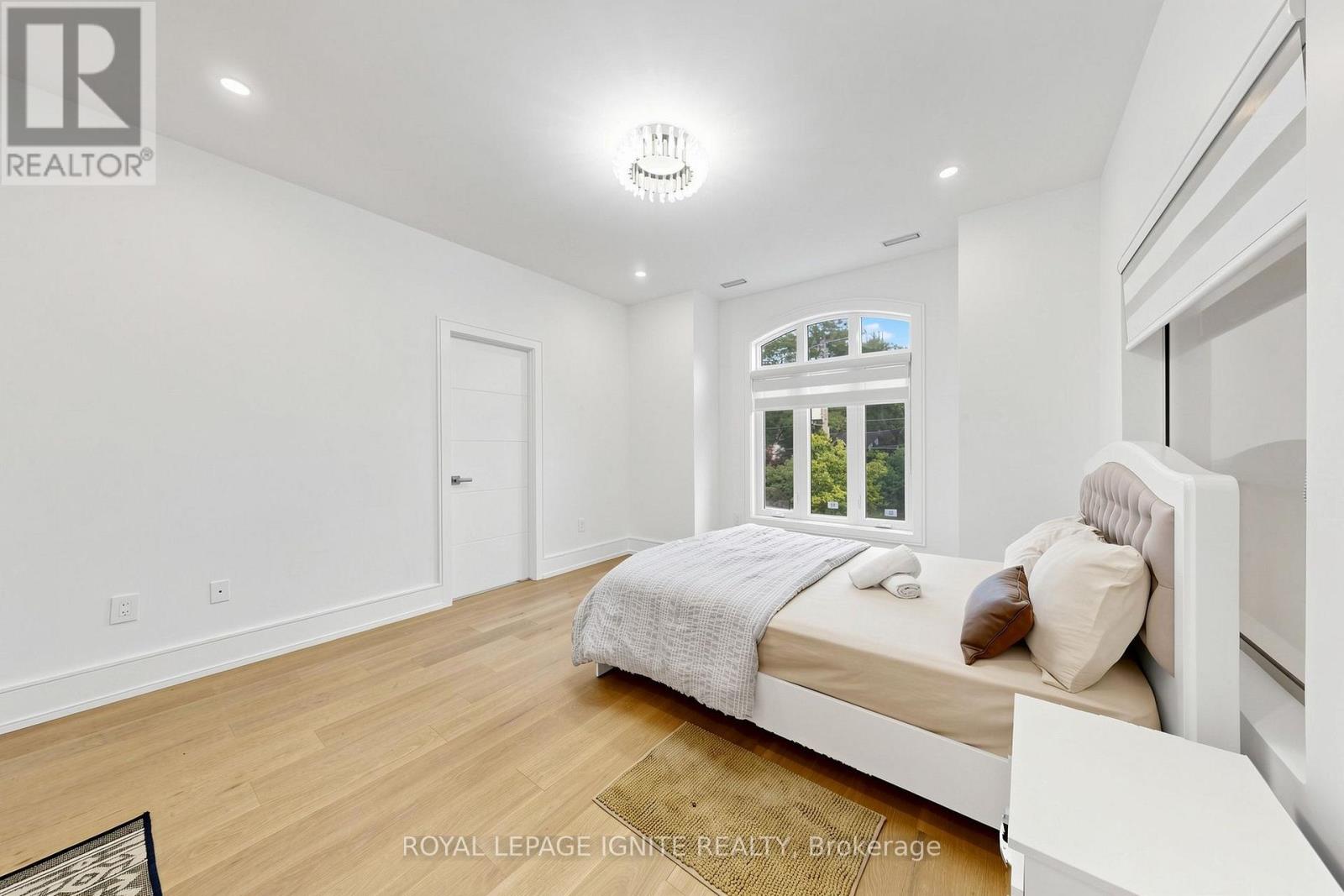 26 DEVONDALE AVENUE - 33