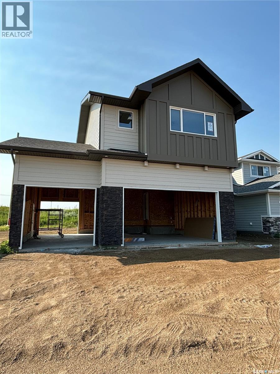 266 Kostiuk CRESCENT - 2