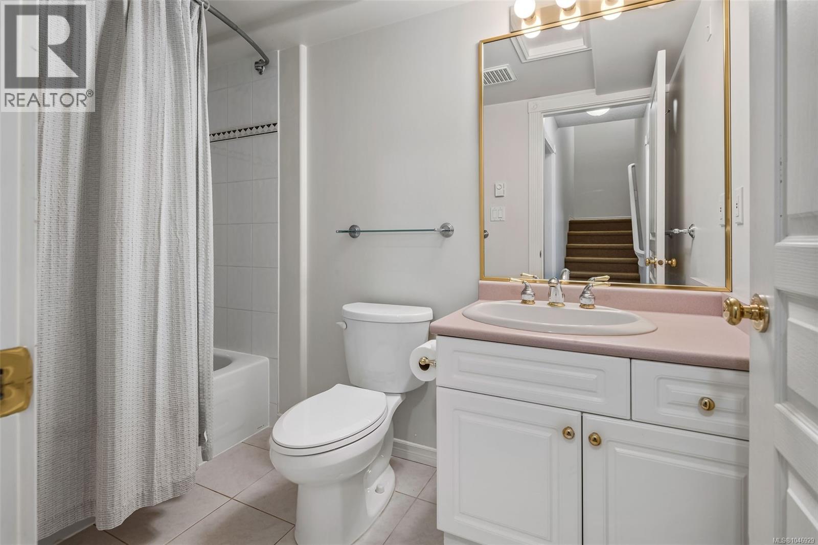 #106 75 Songhees Rd - 52