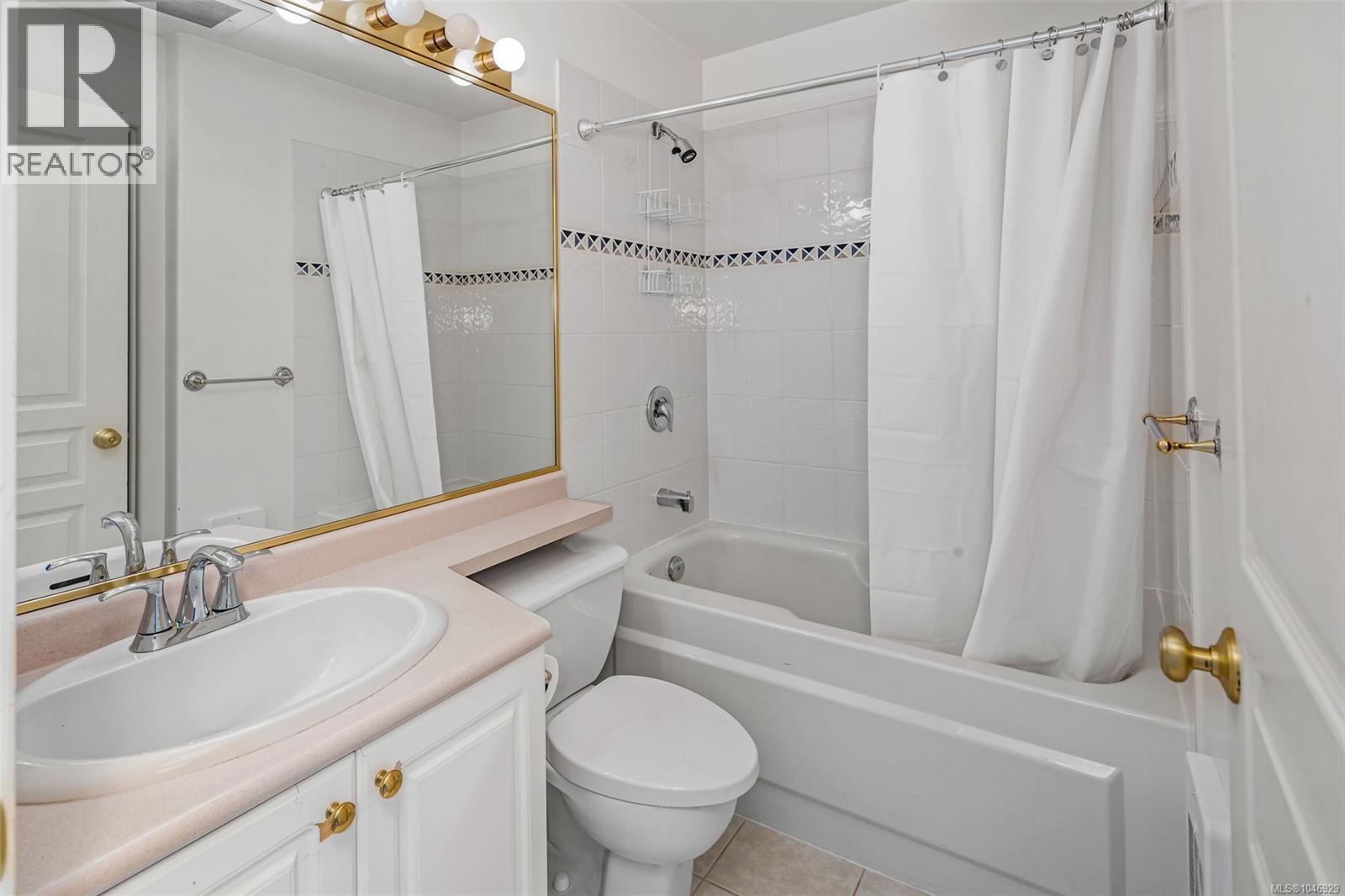 #106 75 Songhees Rd - Image 40