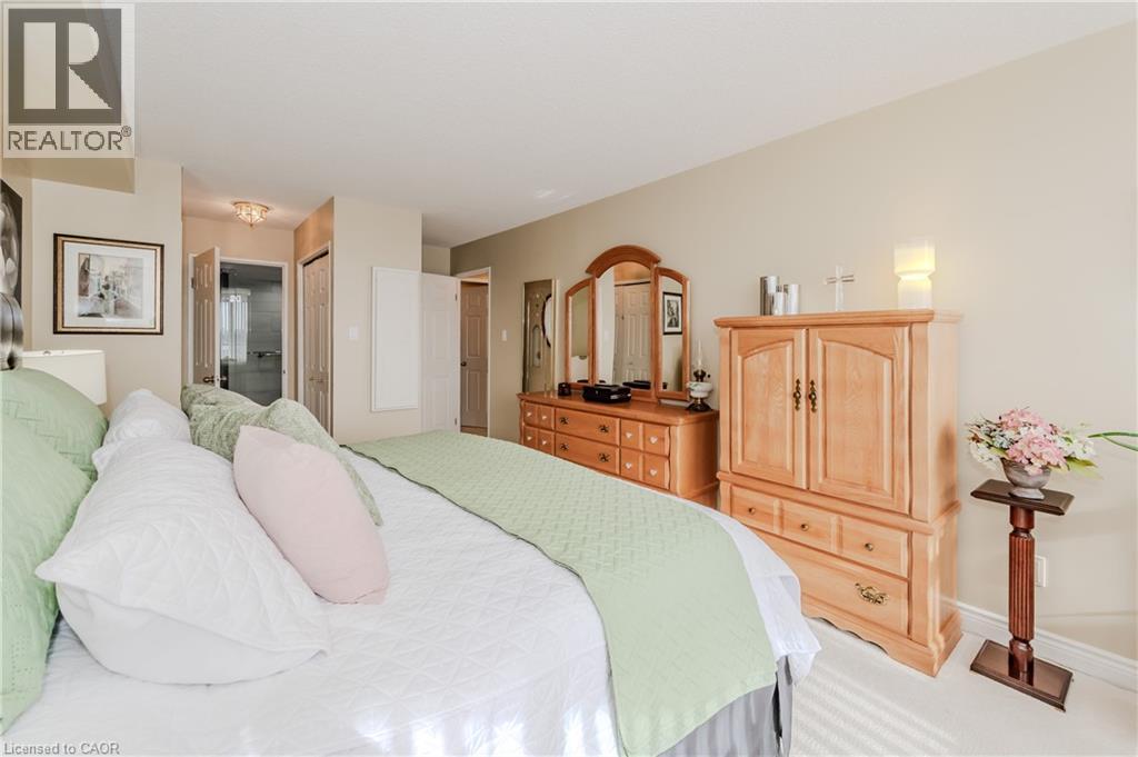 #802 6 WILLOW Street - Image 30