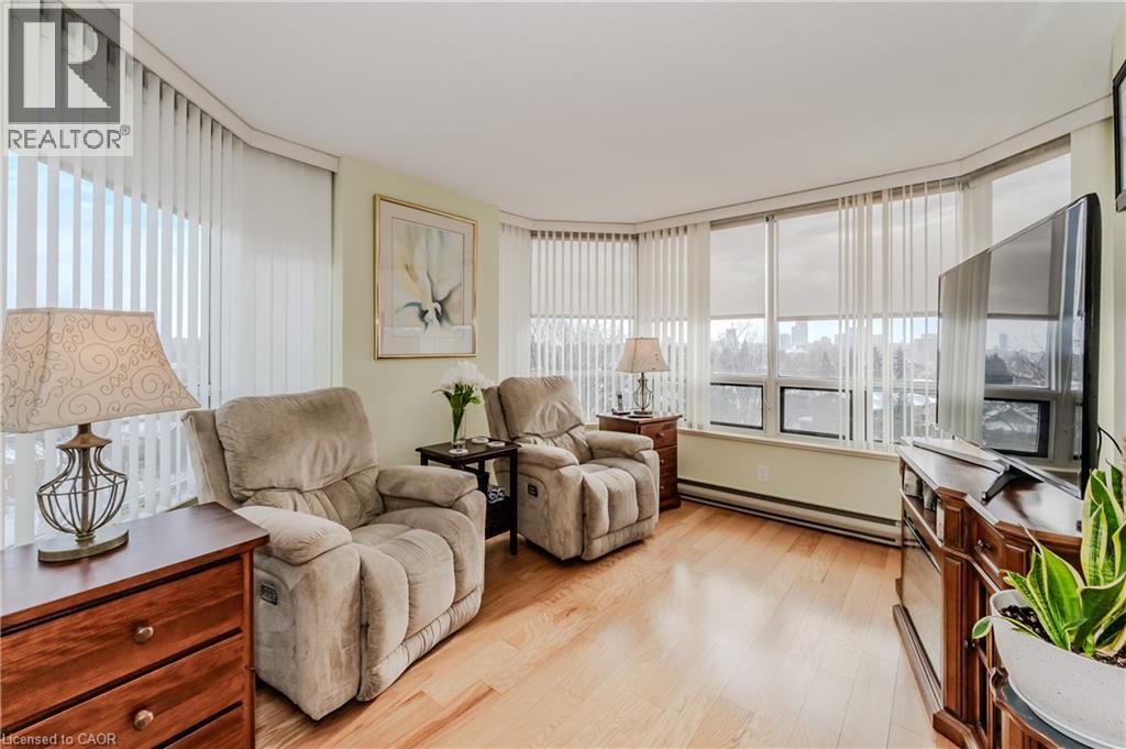 #802 6 WILLOW Street - Image 15