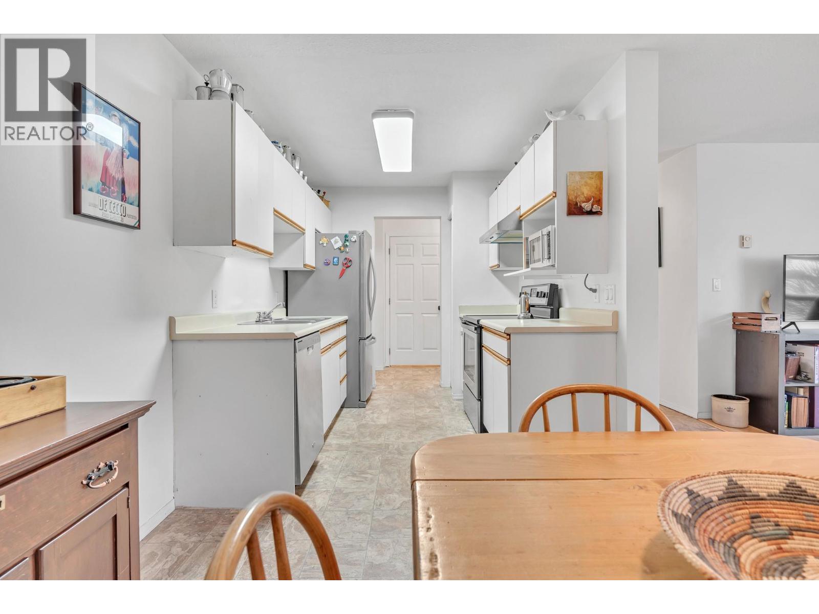 #104 703 Granville Avenue - 12