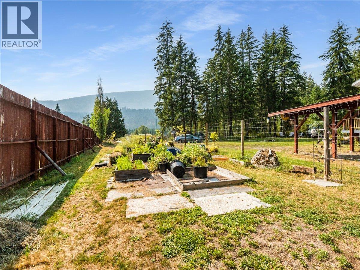 8864 SLOCAN S Road - 45