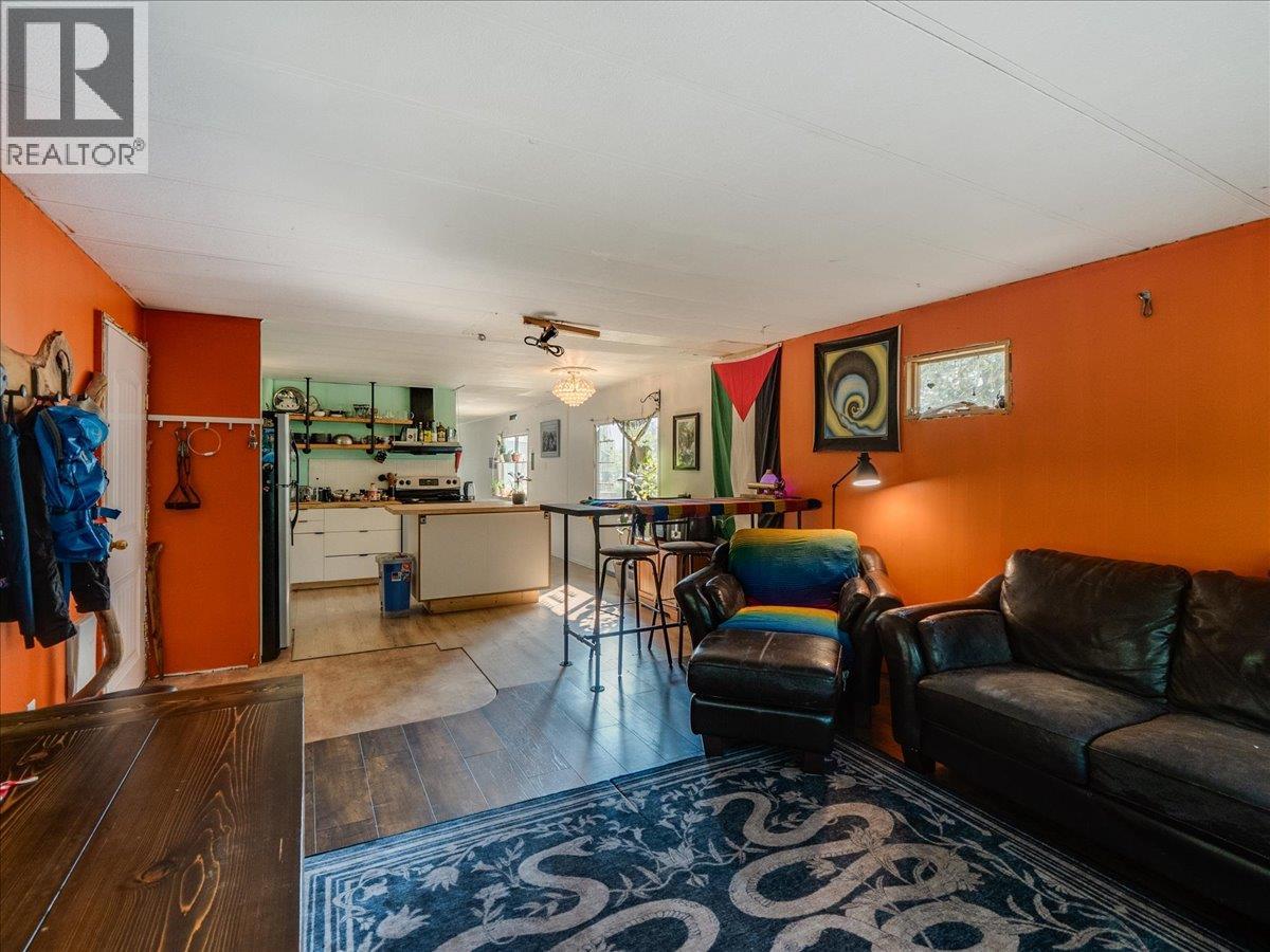 8864 SLOCAN  S Road - Image 8