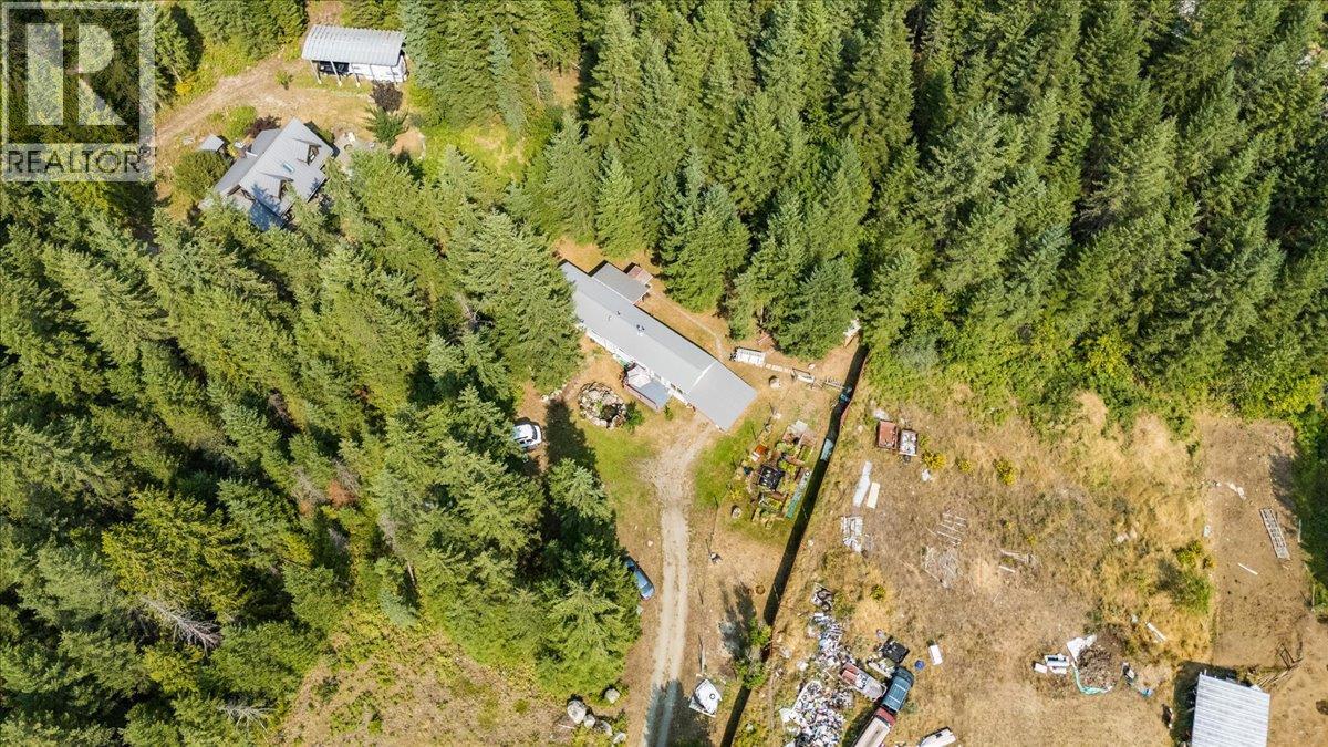 8864 SLOCAN S Road - 73