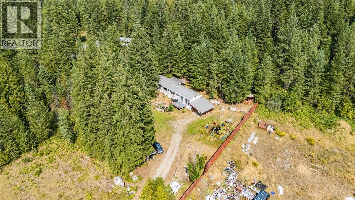 8864 SLOCAN S Road - 92