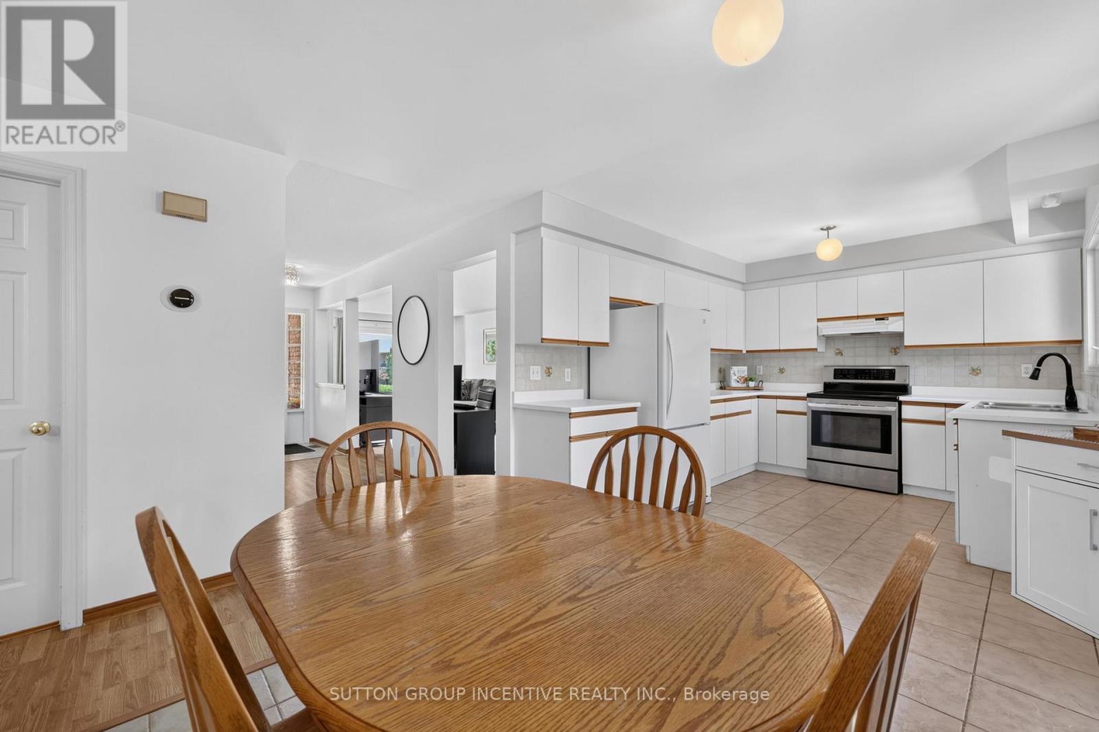6 RIVERDALE DRIVE - 13