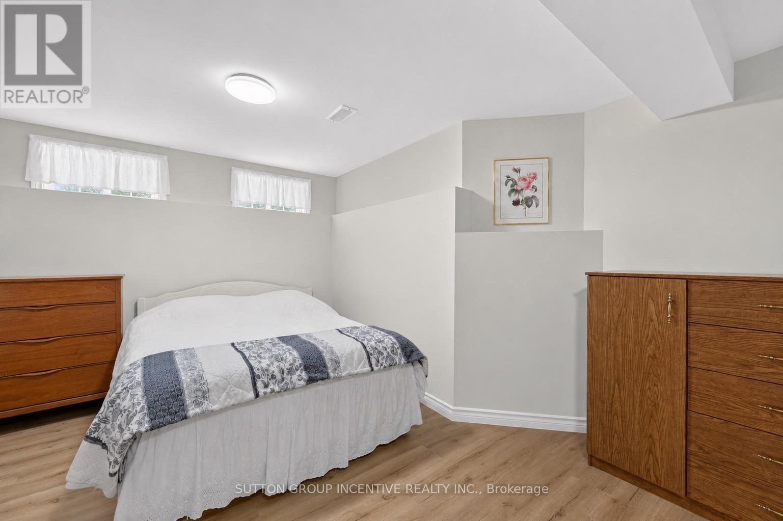 6 RIVERDALE DRIVE - Image 29