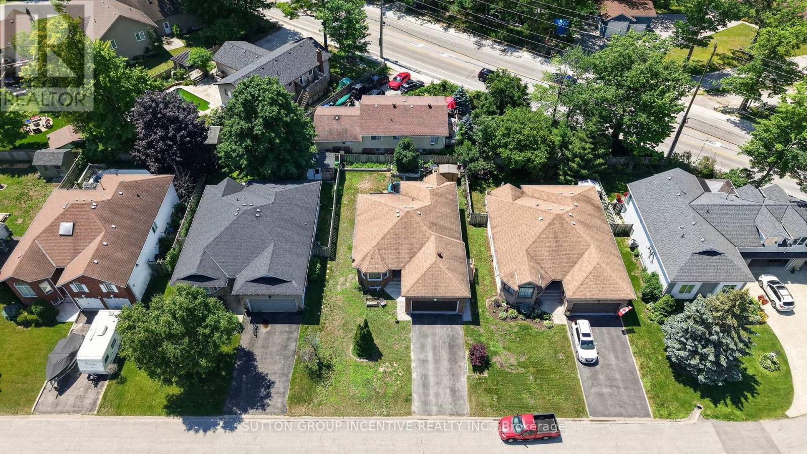 6 RIVERDALE DRIVE - 41