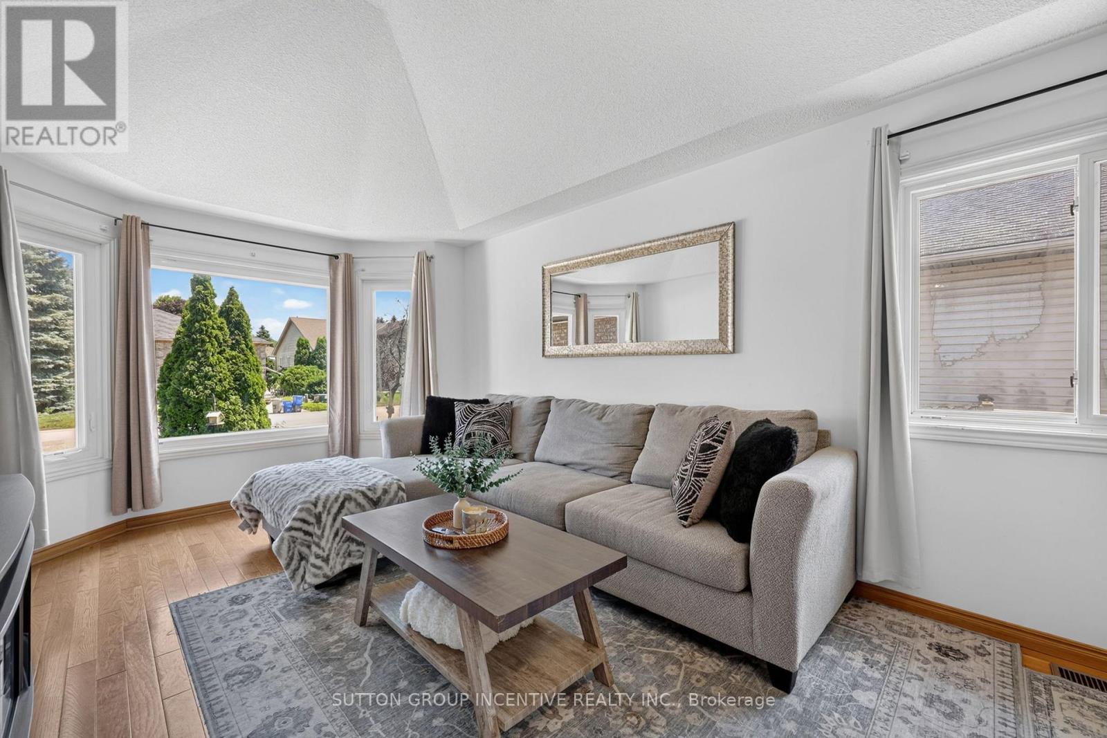 6 RIVERDALE DRIVE - Image 6