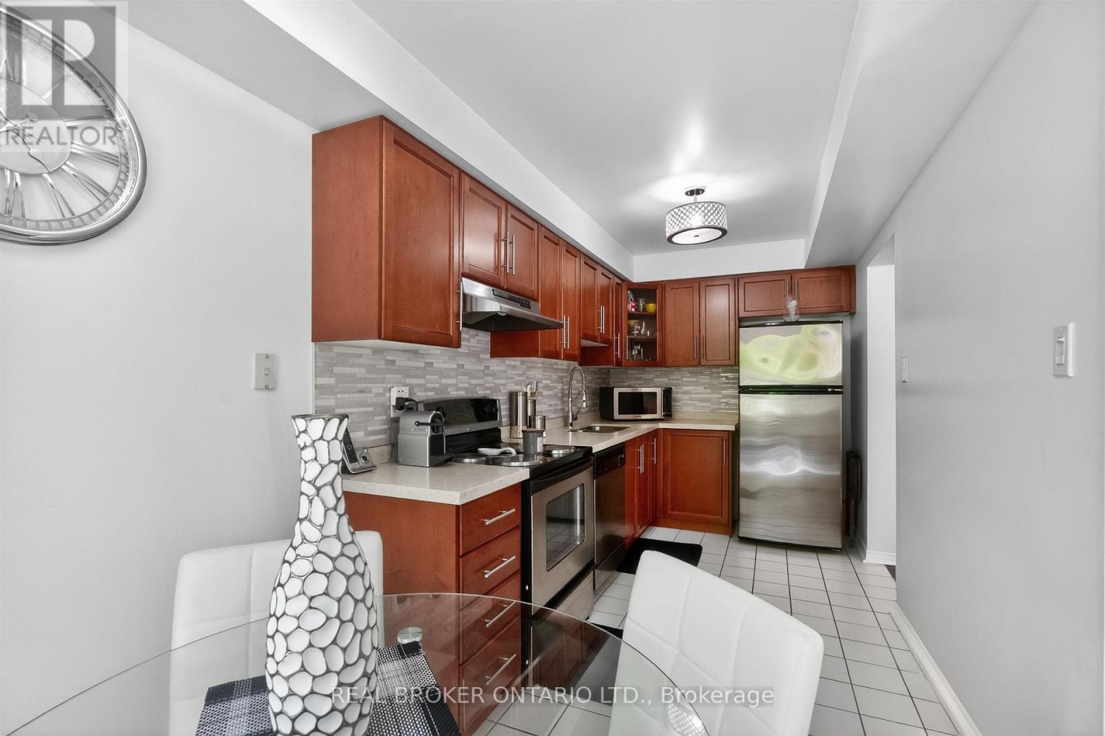 #102 86 JOYMAR DRIVE - 16