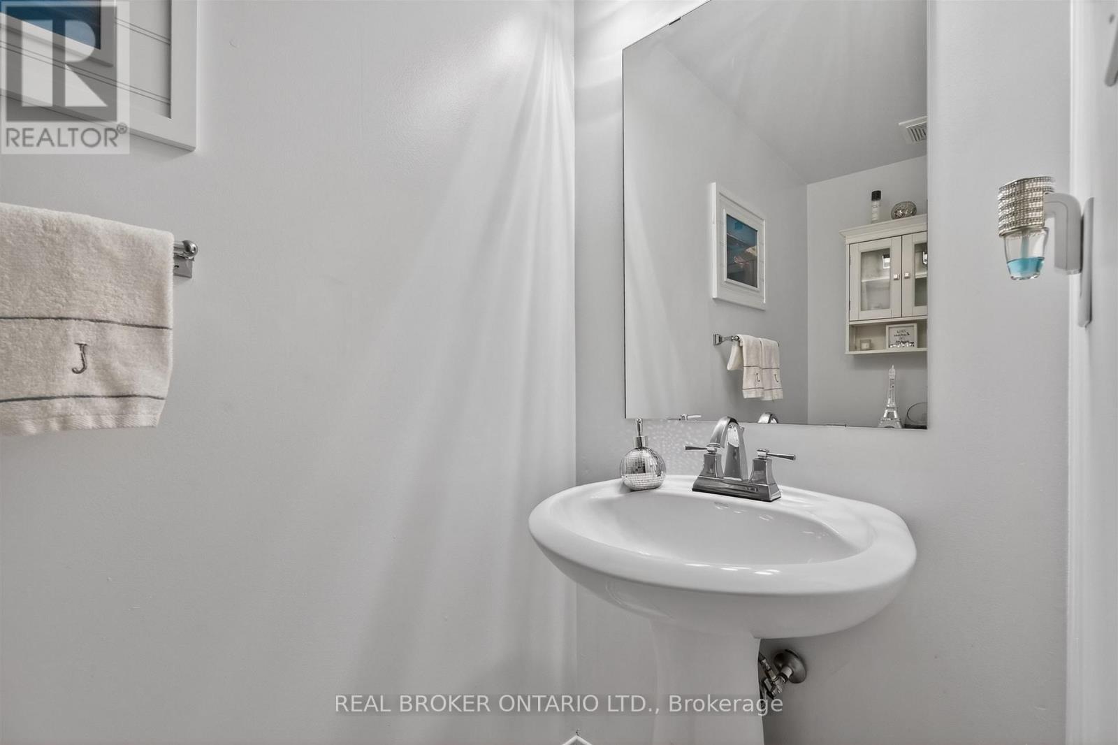 #102 86 JOYMAR DRIVE - 17