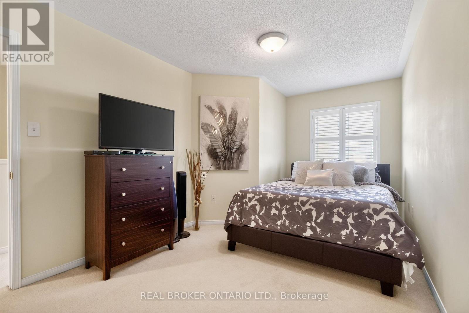 #102 86 JOYMAR DRIVE - 29
